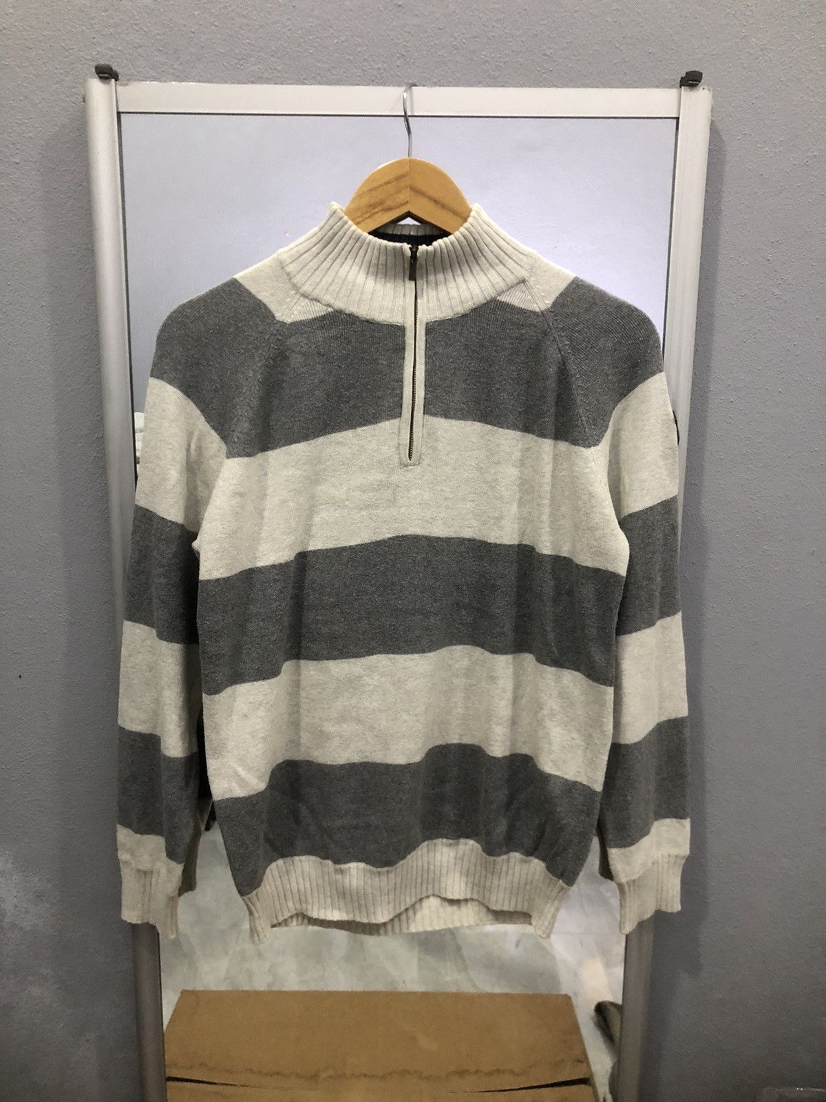 Eddie Bauer × Japanese Brand Vintage Eddie Bauer Striped distressed Sweatshirt Size US S / EU 44-46 / 1 - 1 Thumbnail
