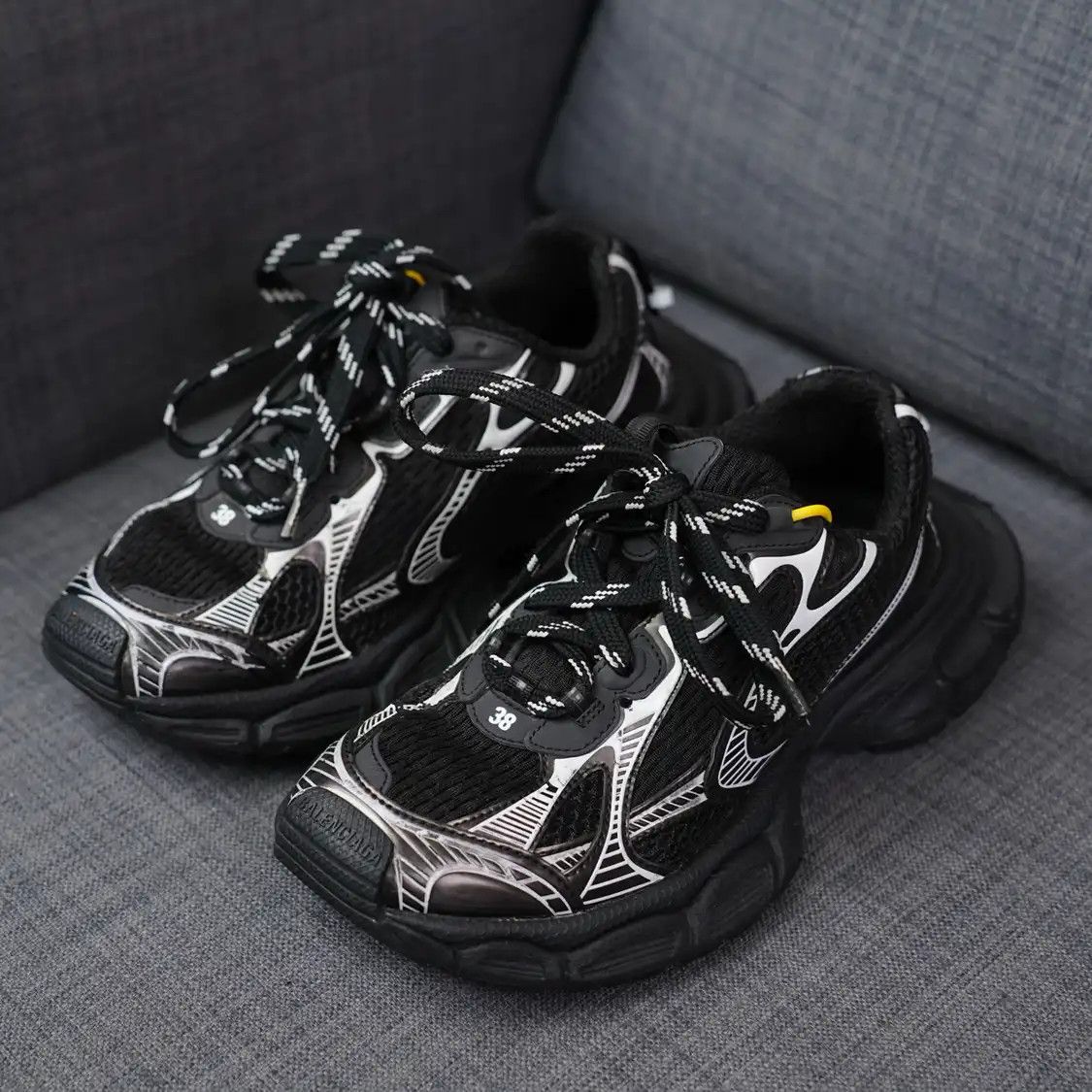 Balenciaga BALENCIAGA black fabric Women's casual sneakers 38 Size US 8 / IT 38 - 1 Thumbnail