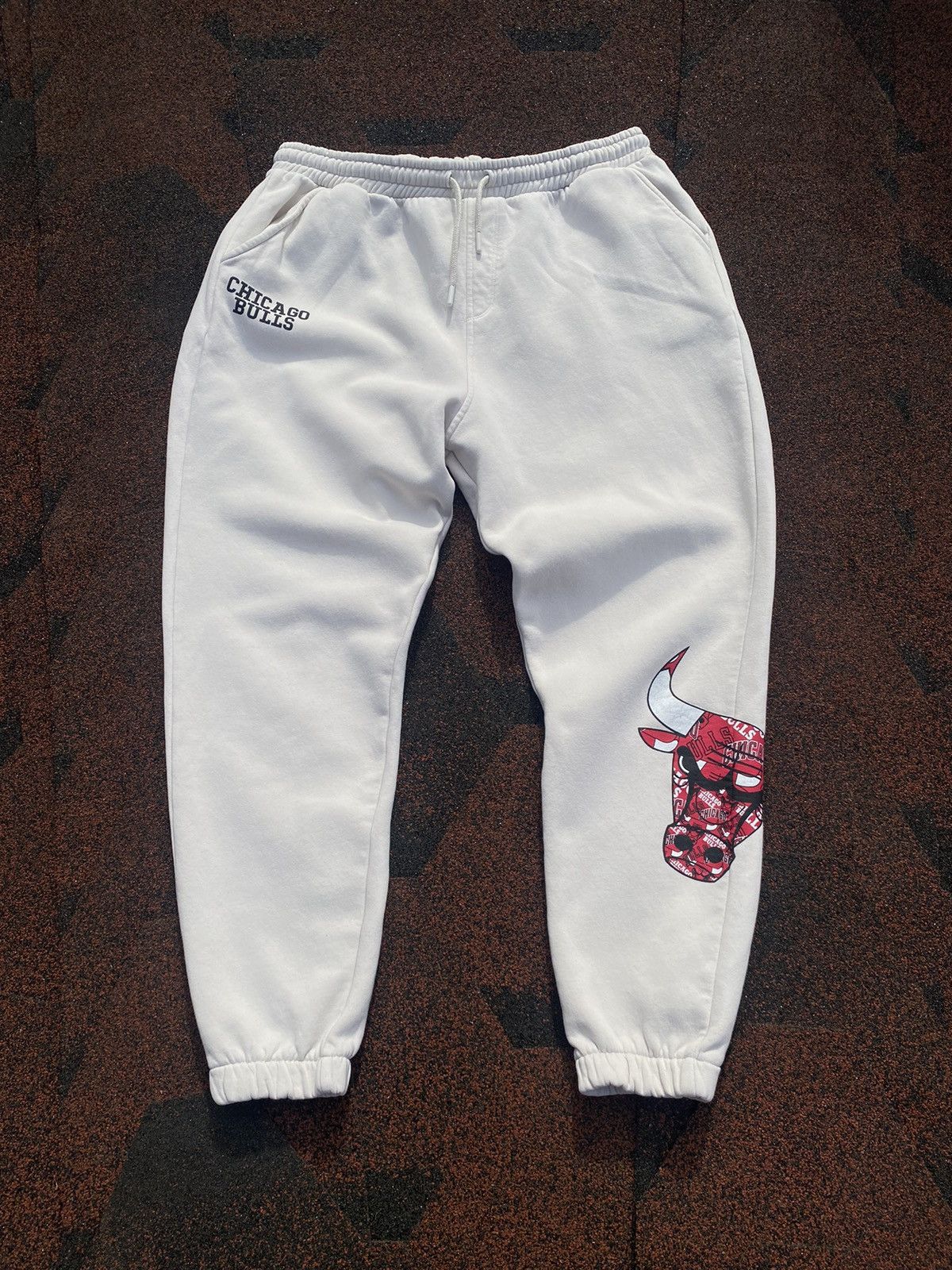 NBA × Vintage VTG CHICAGO BULLS NBA Basketball Team Sweatpants Light Beige Size US 34 / EU 50 - 1 Thumbnail