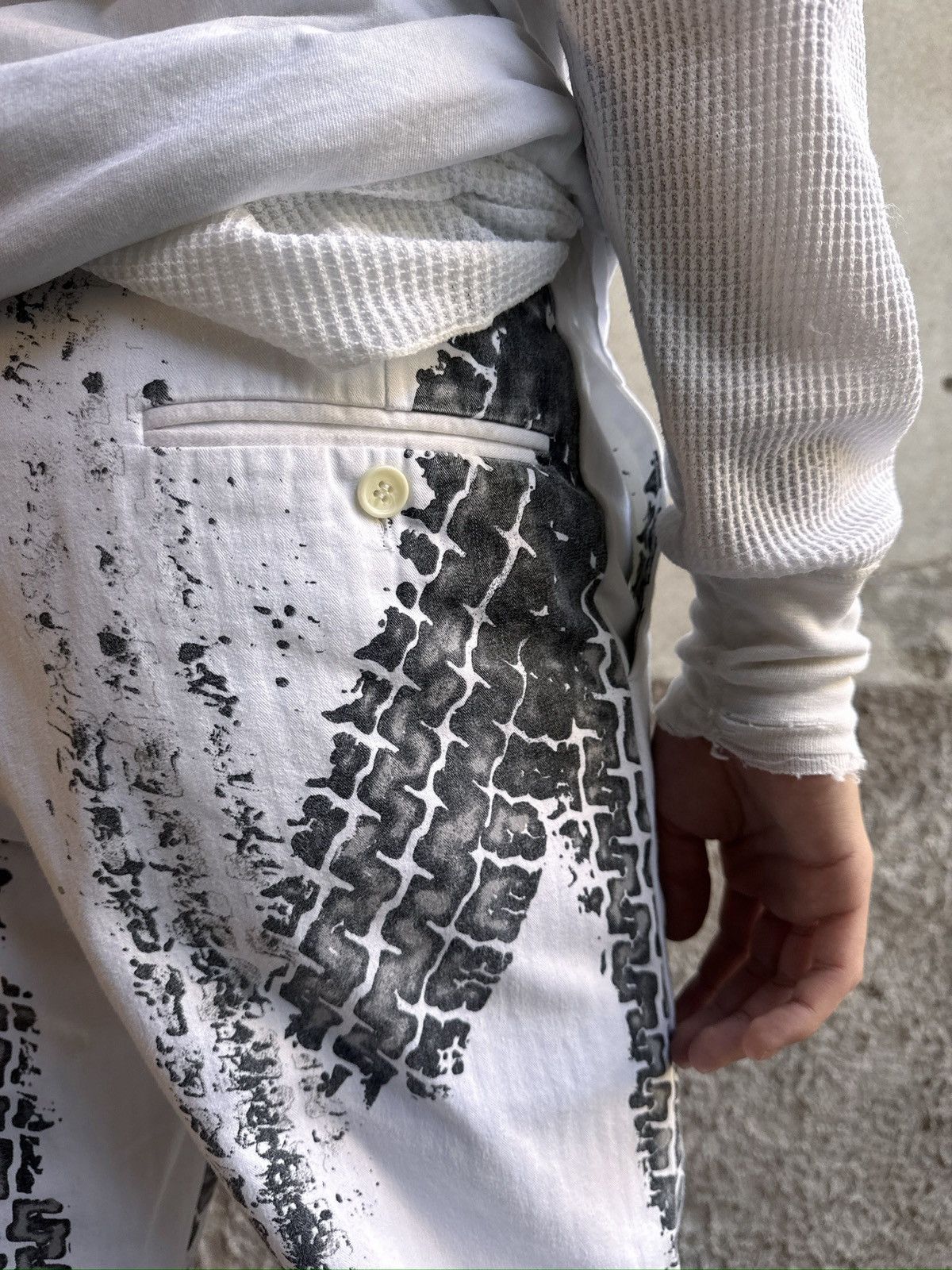 Alexander McQueen Alexander McQueen Tire Tracks Herringbone Pants Size US 30 / EU 46 - 8 Thumbnail