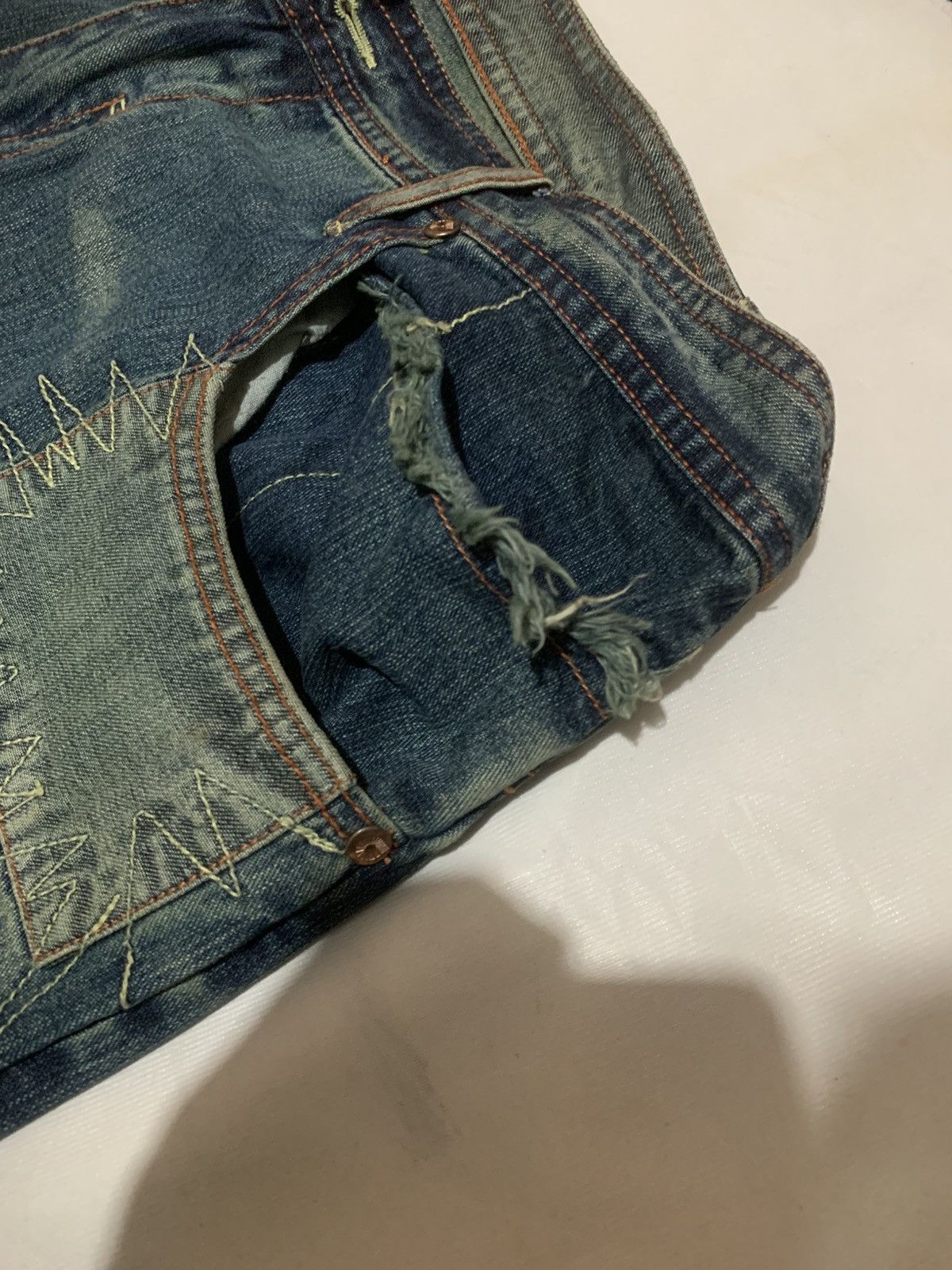Akademiks Vintage Akademiks Multi Pocket Embroidered Baggy Y2K Jeans Size US 42 / EU 58 - 13 Thumbnail