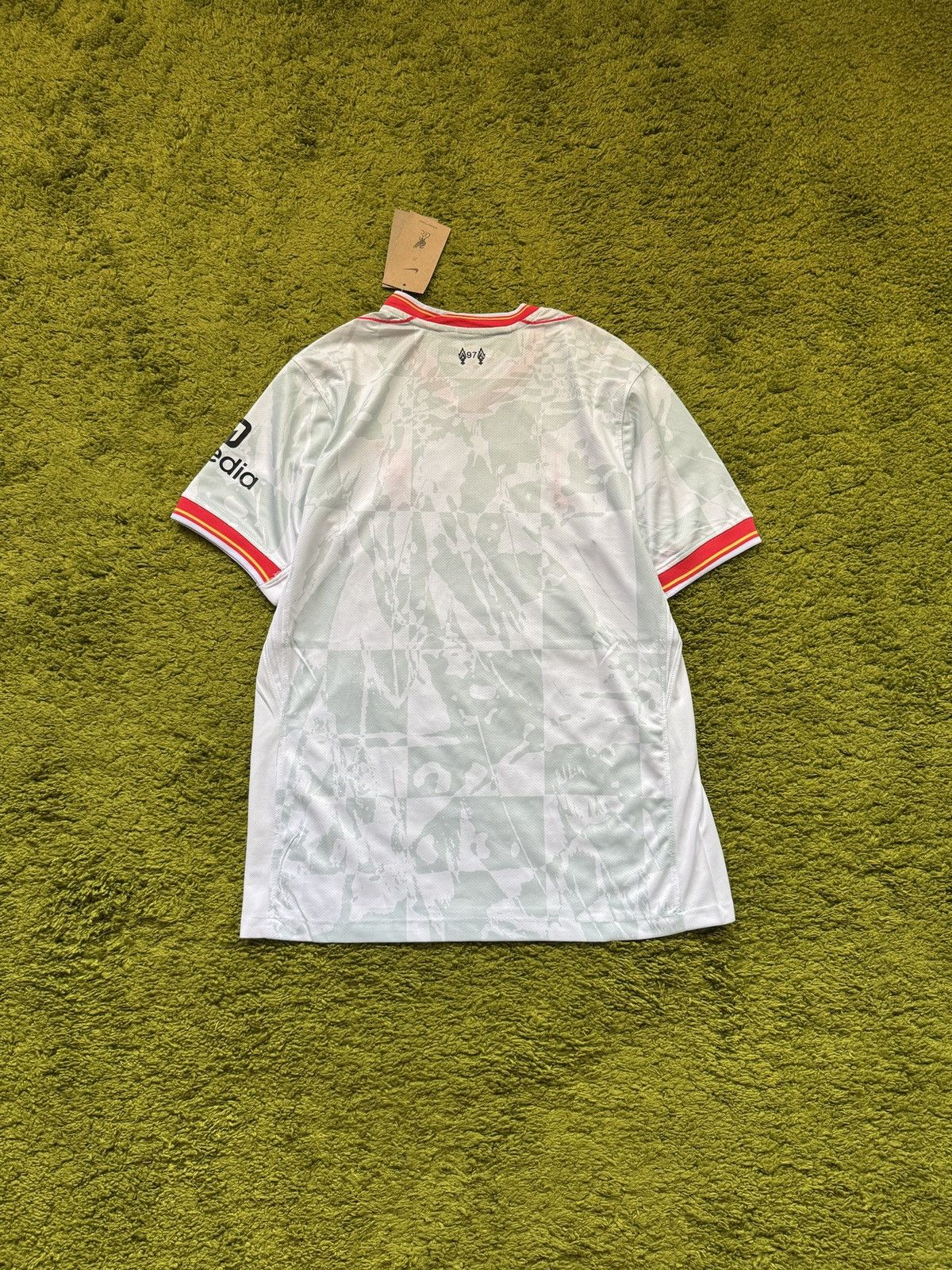 Nike Nike x Liverpool football club jersey t-shirt NWT Size US M / EU 48-50 / 2 - 2 Thumbnail