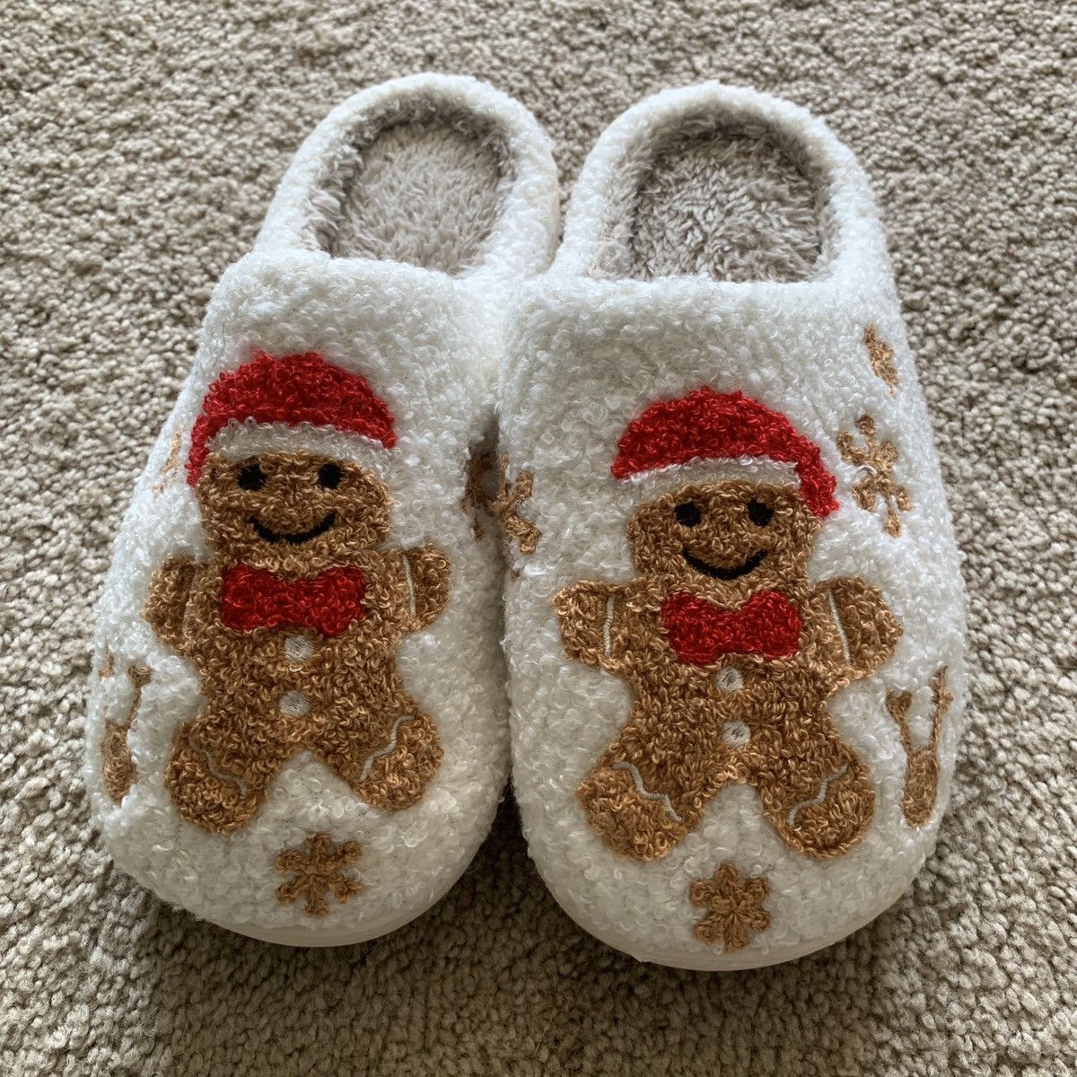 Other White and red gingerbread women slippers Size US 7 / IT 37 - 1 Thumbnail