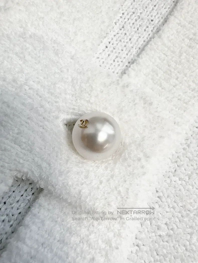 Other Chanel 23p white pearl buckle pearl two-pocket dress Size XS / US 0-2 / IT 36-38 - 5 Thumbnail