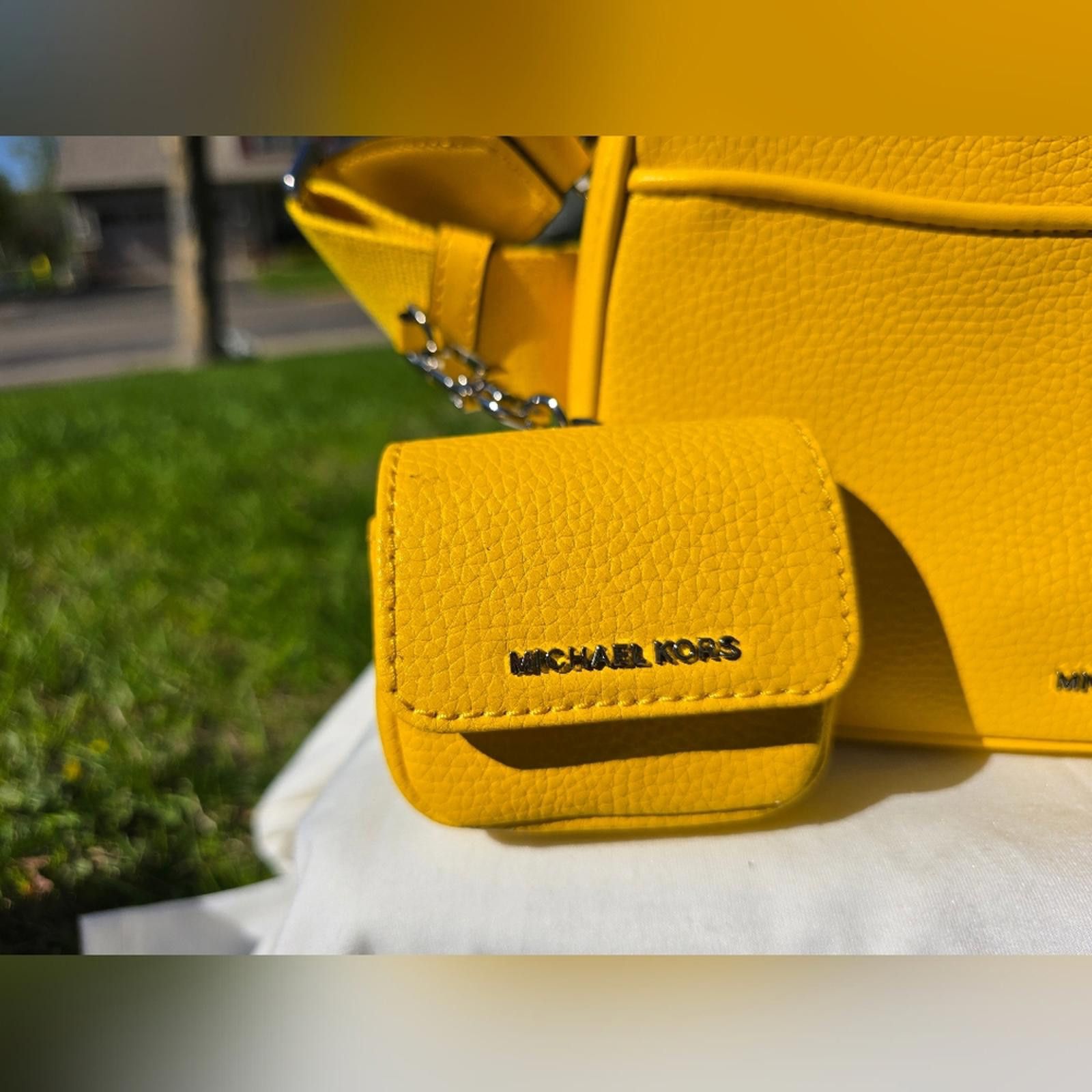 Michael Kors Michael Kors Jet Set Medium Pebbled Crossbody Bag Size ONE SIZE - 2 Thumbnail