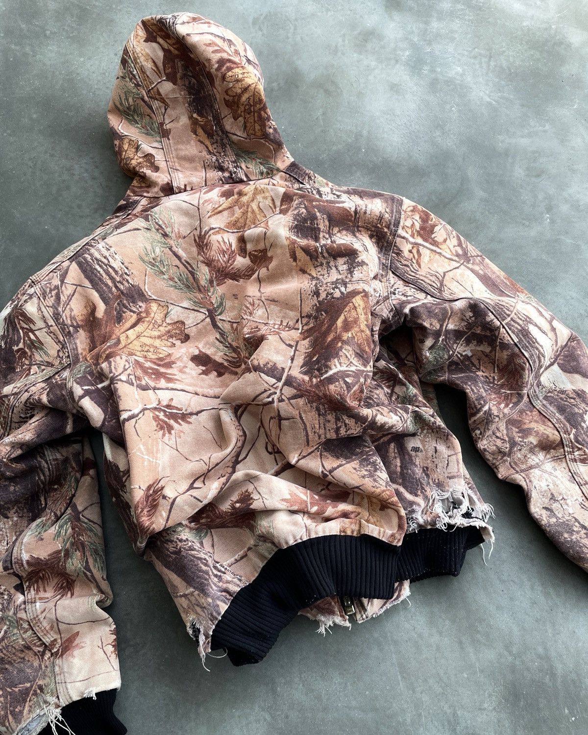 Carhartt DISTRESSED CAMO X REALTREE🍂 VINTAGE CARHARTT ACTIVE JACKET Size US M / EU 48-50 / 2 - 6 Thumbnail