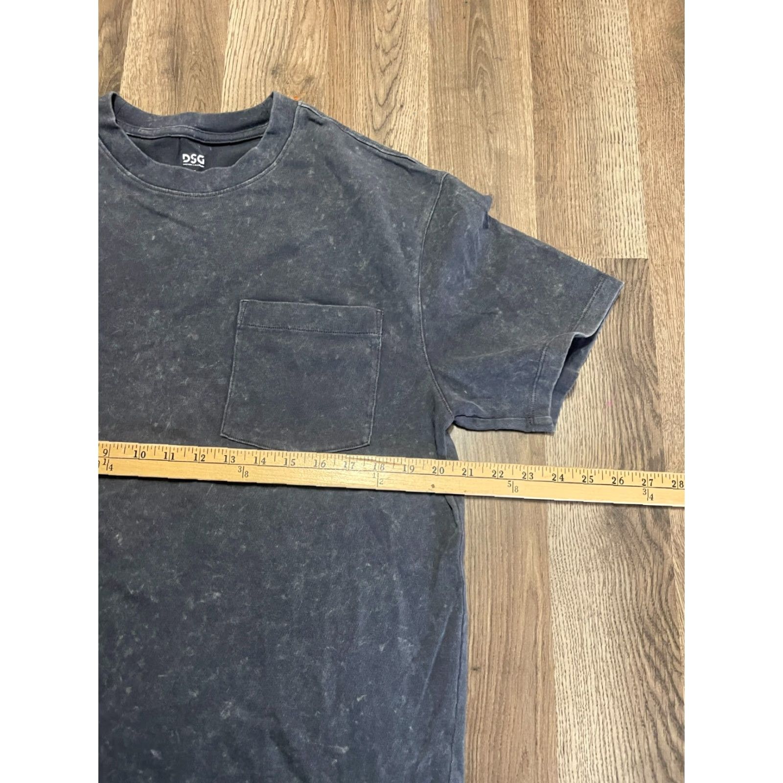 Vintage VINTAGE D&G Shirt Men Medium Grey Short Sleeve Round Neck Pocket Size US M / EU 48-50 / 2 - 7 Thumbnail