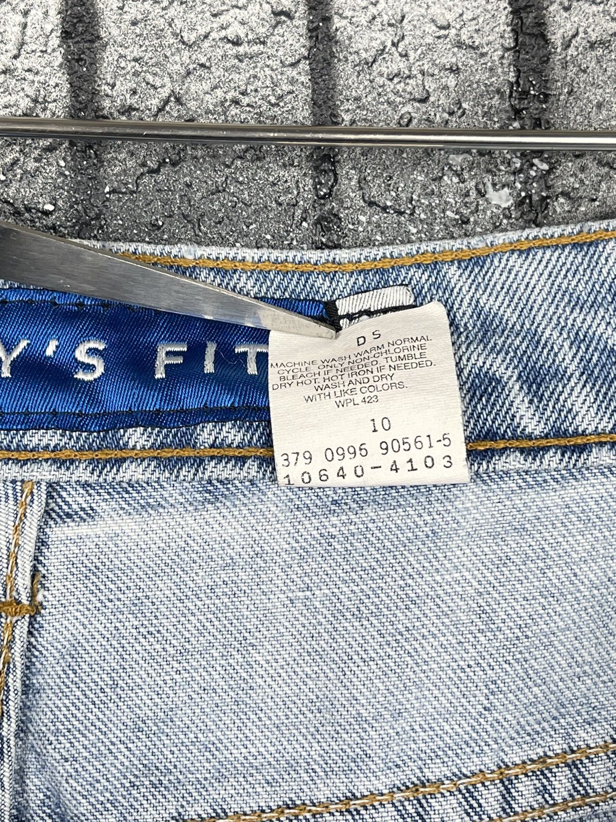 Levi's Levi’s Silver Tab Guy’s Fit Distressed Jeans Women’s Size M Size 34" / US 12 / IT 48 - 16 Thumbnail