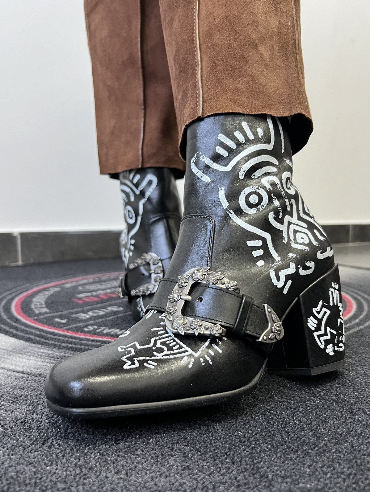 Coach × Keith Haring Coach x Keith Haring crazy graffiti boots Size US 7.5 / IT 37.5 - 1 Thumbnail