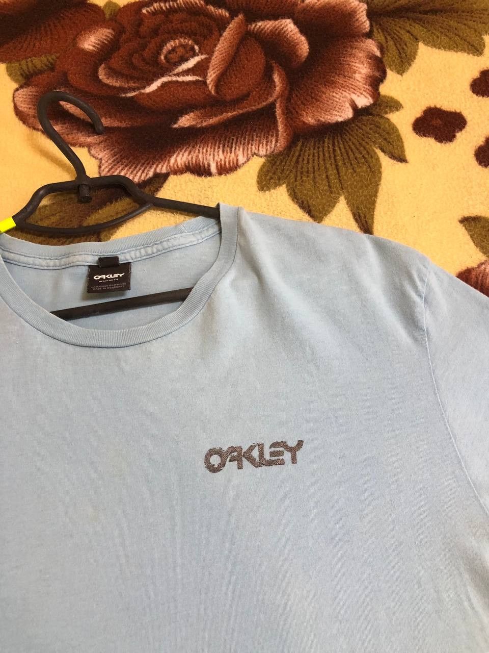 Oakley Vintage Oakley Y2K 2 T-shirt Faded streetwear big logo tee Size US XL / EU 56 / 4 - 16 Thumbnail
