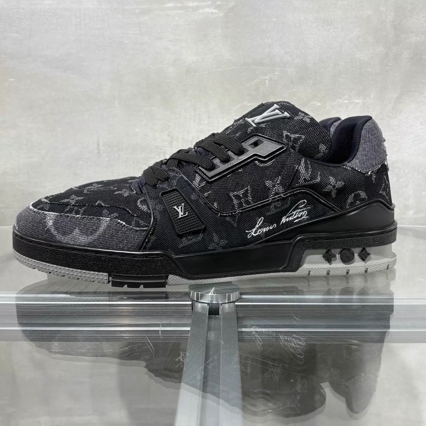Louis Vuitton LV Trainer Distressed Denim Black UK9.5/43.5 Size US 10.5 / EU 43-44 - 3 Thumbnail