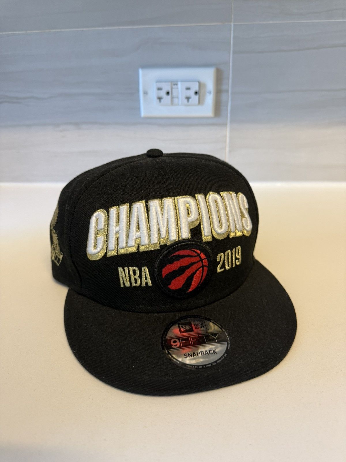 New Era Toronto Raptors 2019 NBA Championship Hat Size ONE SIZE - 1 Thumbnail