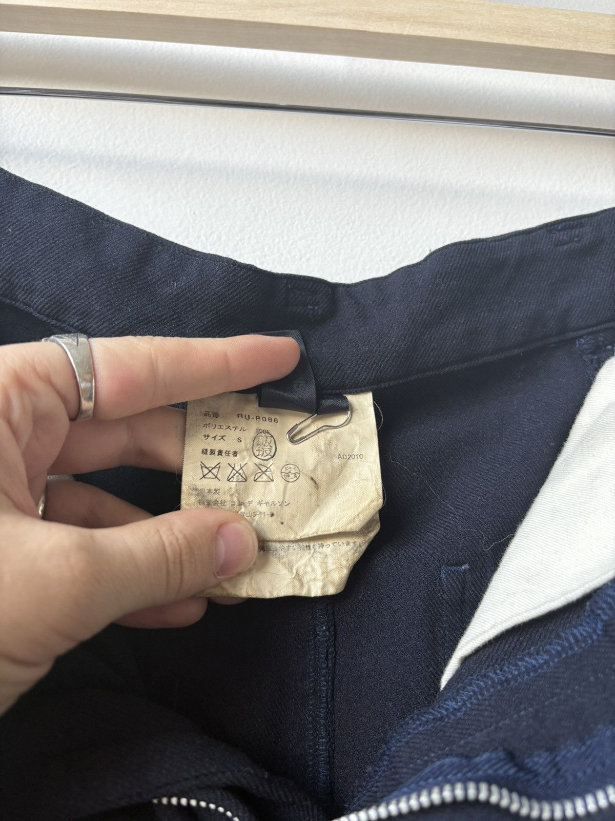 Comme des Garcons Comme des Garçons AW10 drop crotch cropped pants SMALL Size US 30 / EU 46 - 6 Thumbnail
