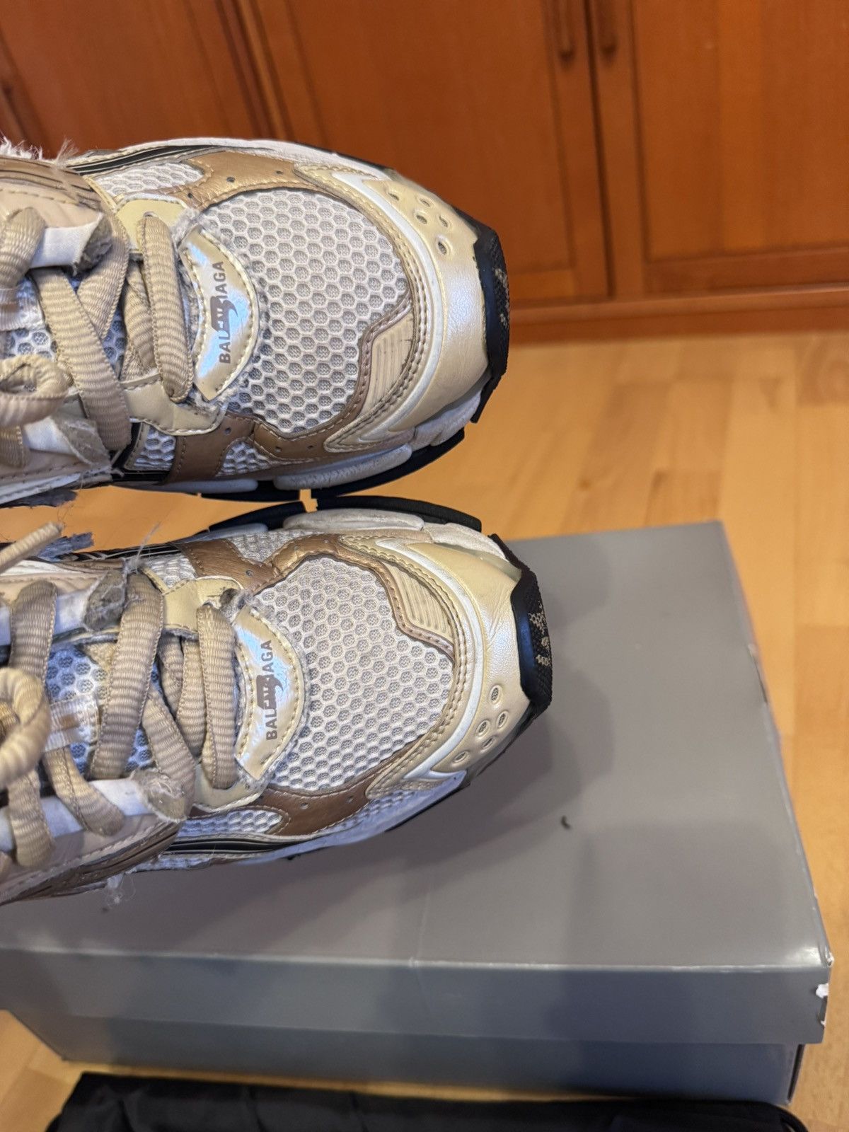 Balenciaga Balenciaga Runner Beige Size US 8 / EU 41 - 11 Thumbnail