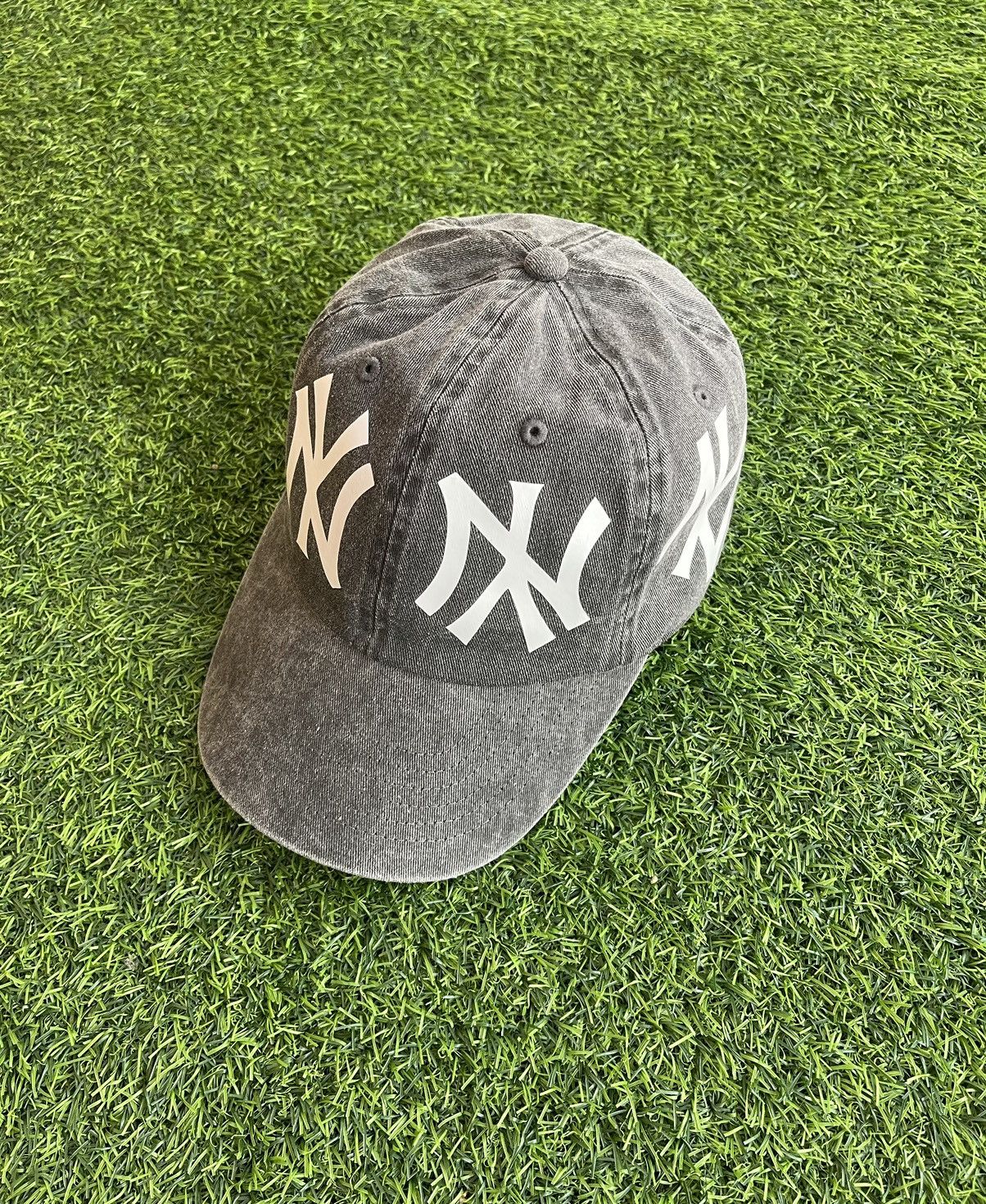Vintage NY AOP HAT Size ONE SIZE - 1 Thumbnail