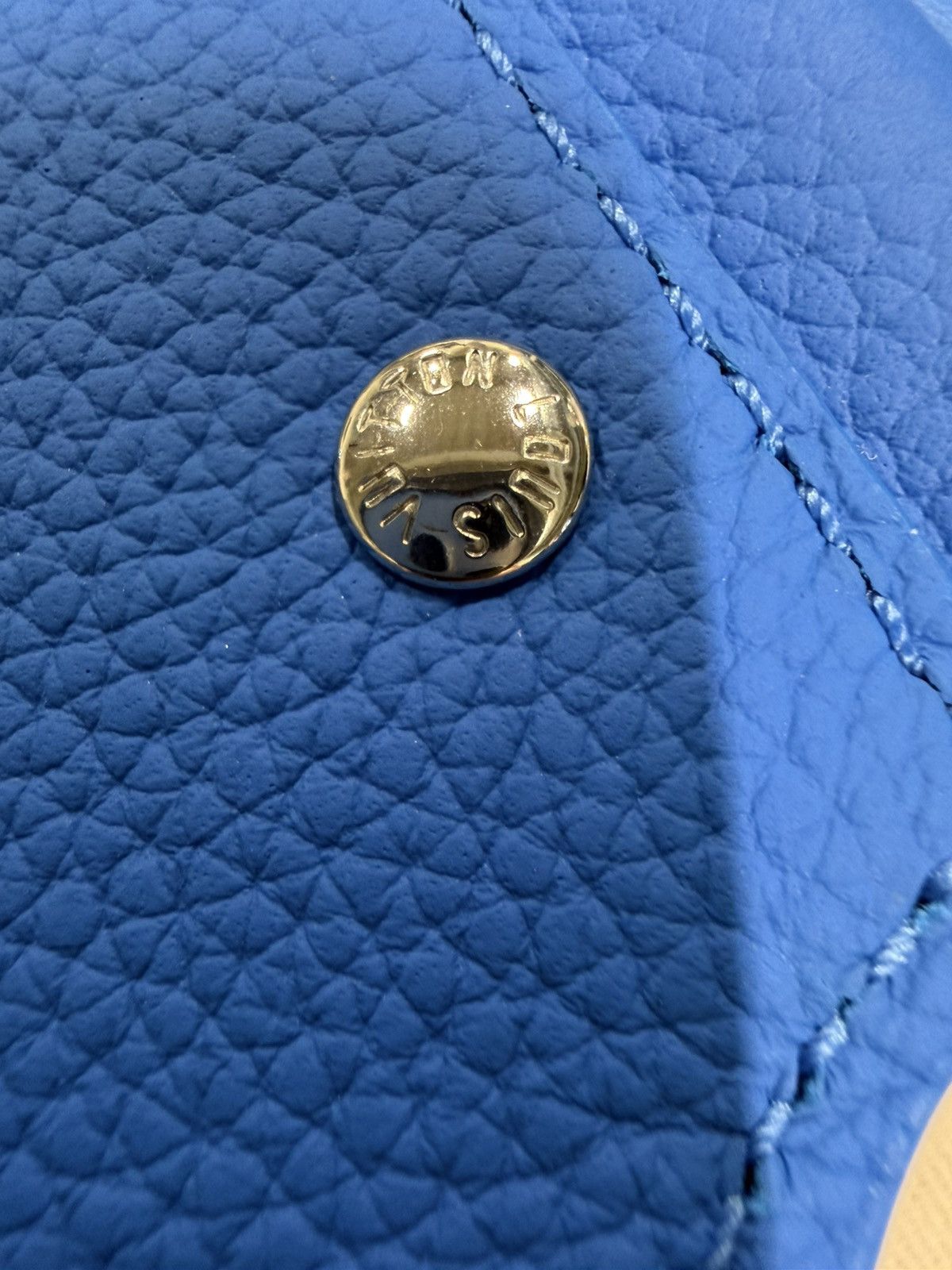 Louis Vuitton Louis Vuitton Takeoff Sling Bag 2500$ Size ONE SIZE - 9 Thumbnail