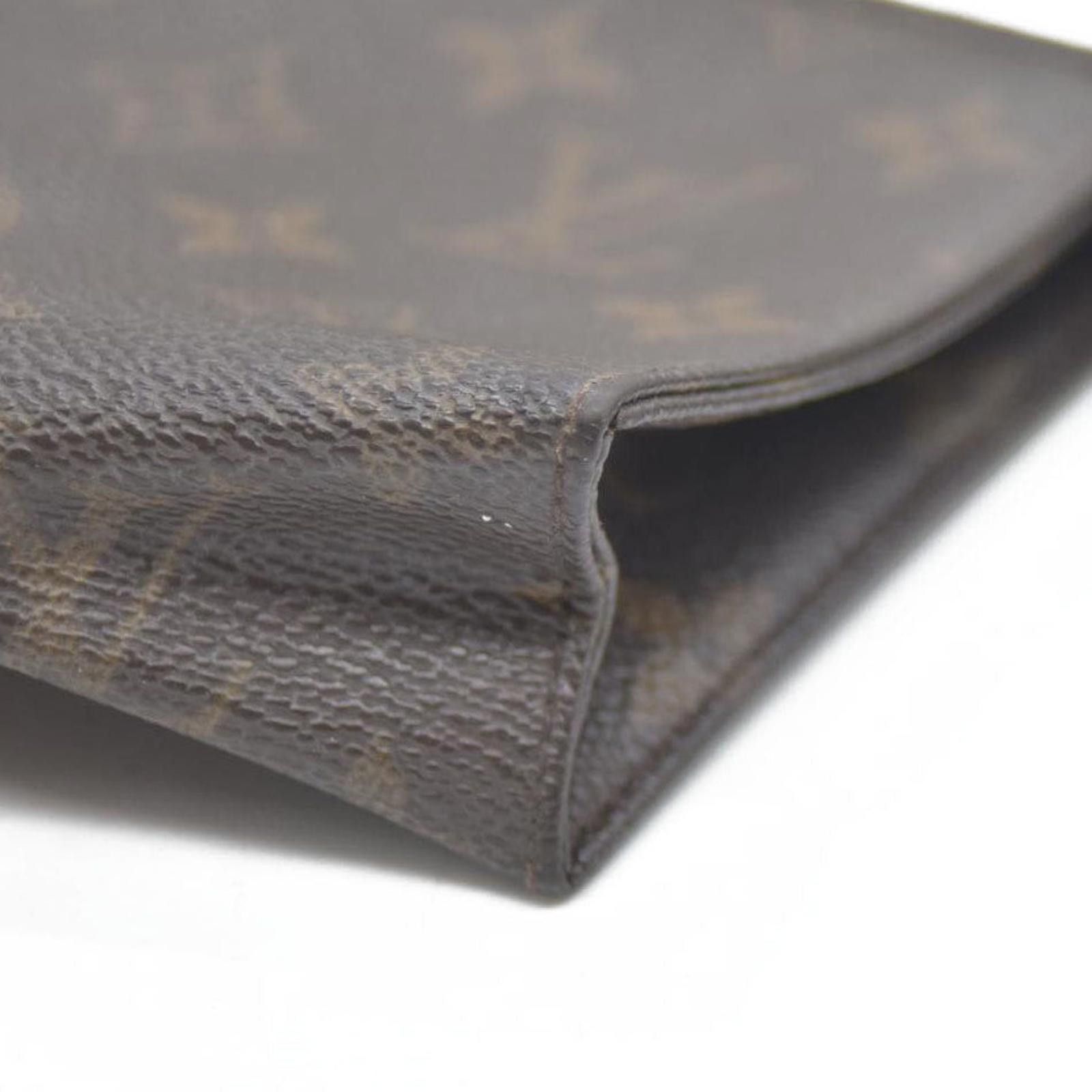 Louis Vuitton Louis Vuitton Monogram Poche Toilette 15 Cosmetics MB0042 Size ONE SIZE - 10 Thumbnail