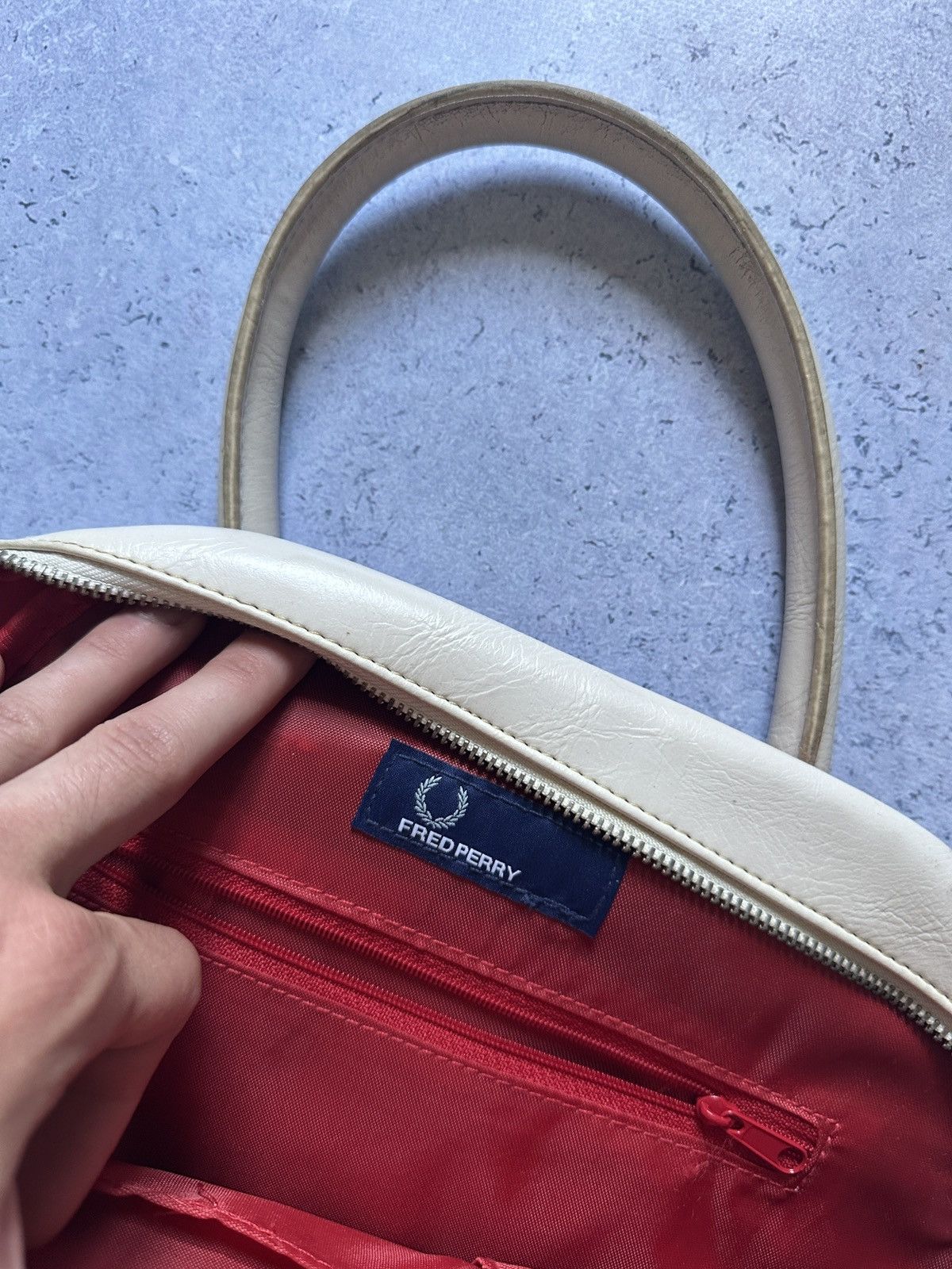 Fred Perry Fred Perry Red White Vintage Bowling Bag Y2K Mod Retro Size ONE SIZE - 4 Thumbnail