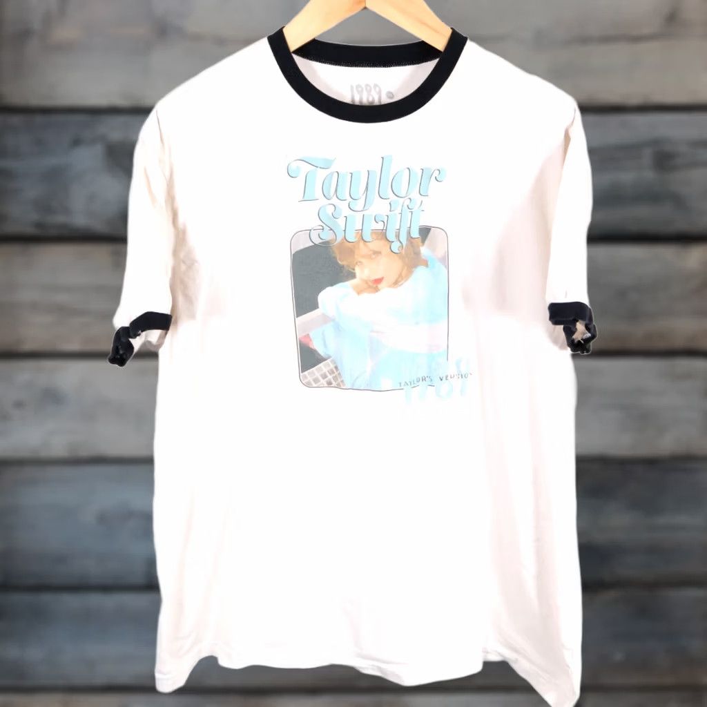 Vintage Taylor Swift 1989 Ringer T-Shirt Adult 3XL Ivory Photo Taylor's Version Retro Logo Short Sleeve Crew Neck Pullover Casual Women's T-Shirt Size XXL / US 16-18 / IT 52-54 - 1 Thumbnail