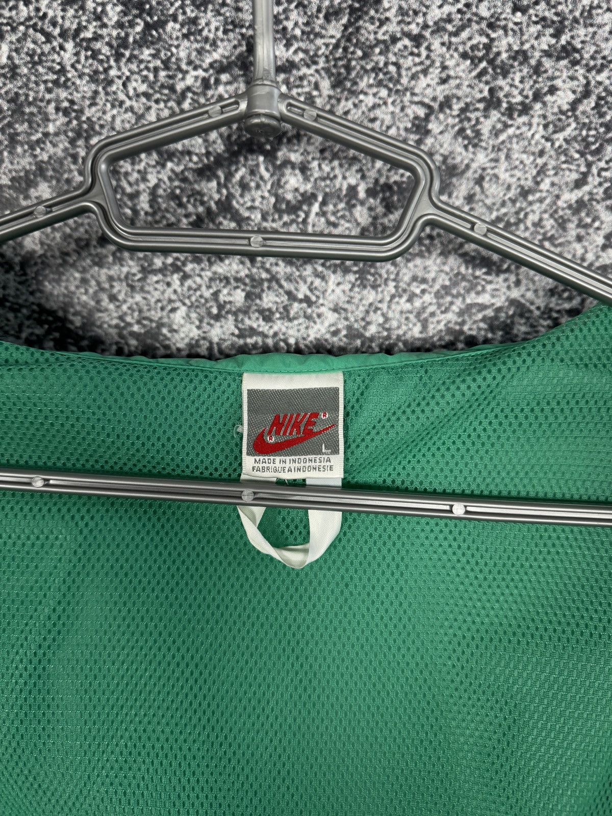 Nike Vintage 90s Nike Nylon Jacket Windbreaker Retro Size L Size US L / EU 52-54 / 3 - 7 Thumbnail