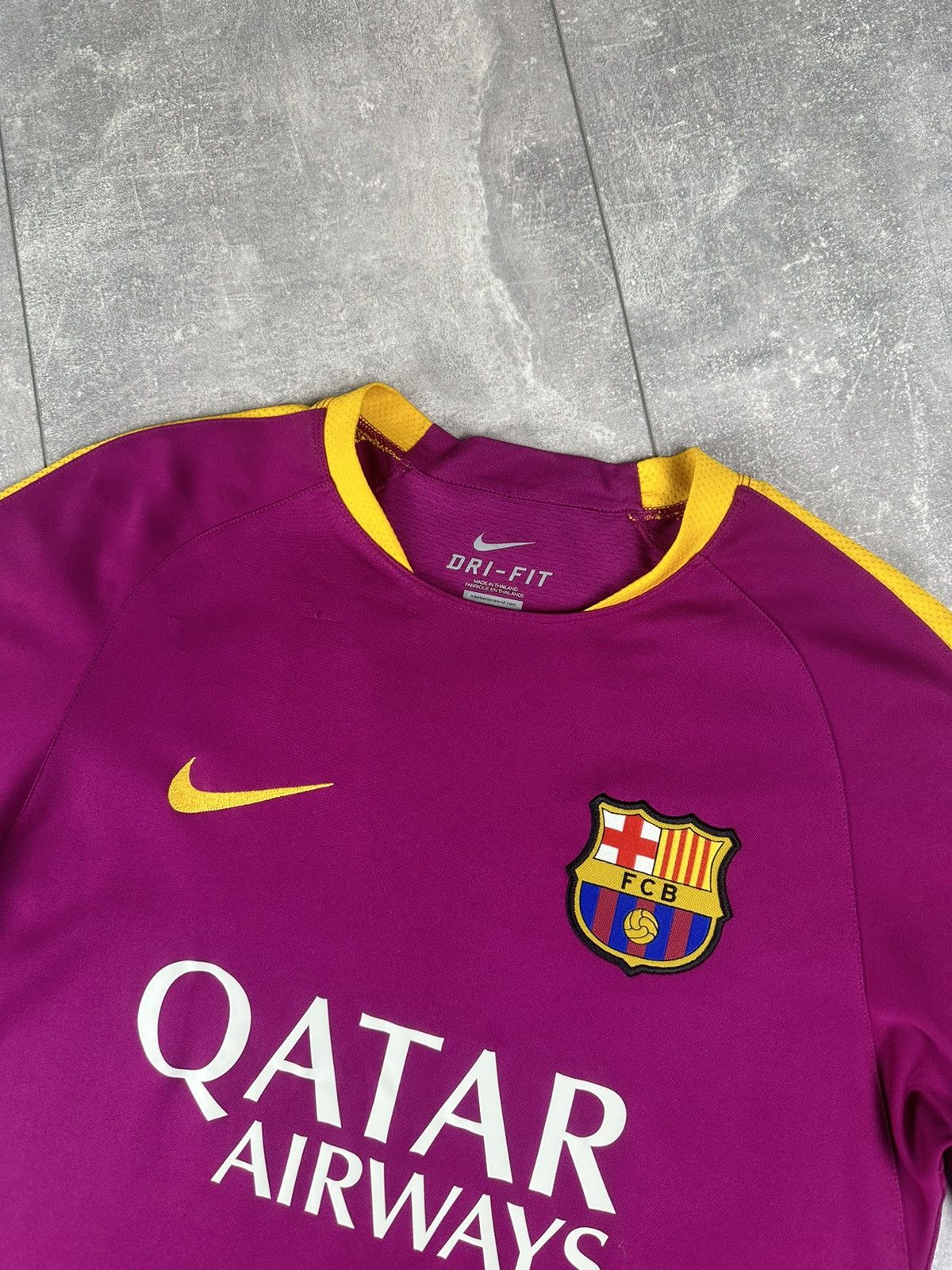 Nike Nike Barcelona FC 2015/16 Training Football Soccer Jersey Size US M / EU 48-50 / 2 - 3 Thumbnail