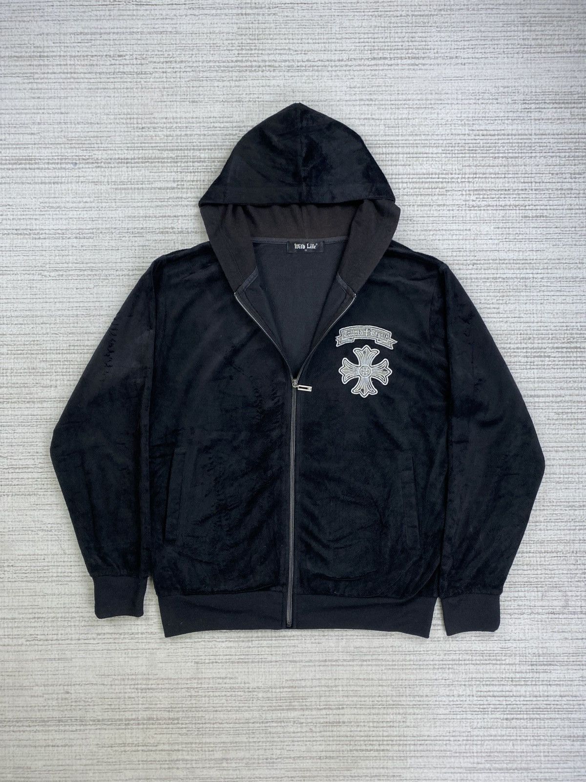Japanese Brand × Vintage Vintage Wild Life Cross Logo Like Chrome Hearts Velvet Hoodi Size US M / EU 48-50 / 2 - 5 Thumbnail