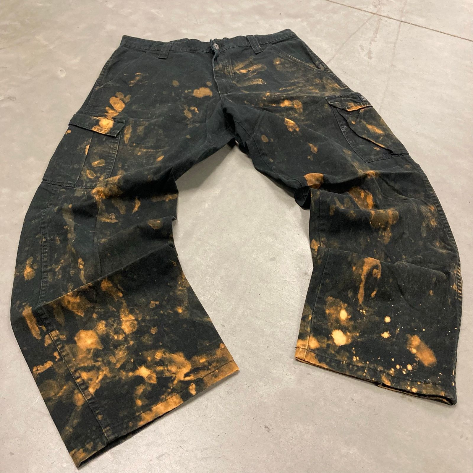 Y2K thrashed baggy wrangler carpenter Jeans 34x32