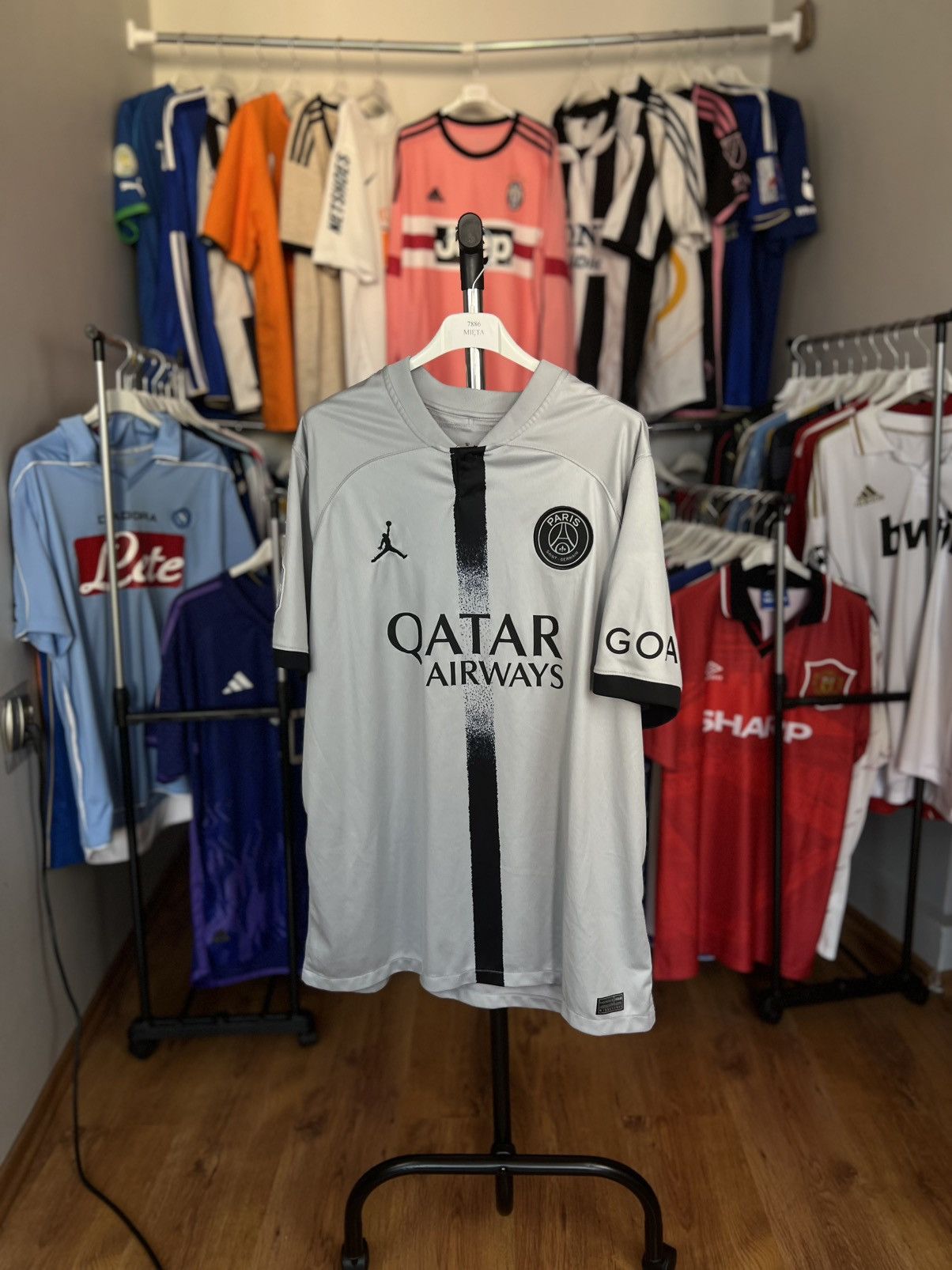 Nike Soccer Jersey Jordan PSG 2022/23 Neymar JR #10 Size US XL / EU 56 / 4 - 2 Thumbnail