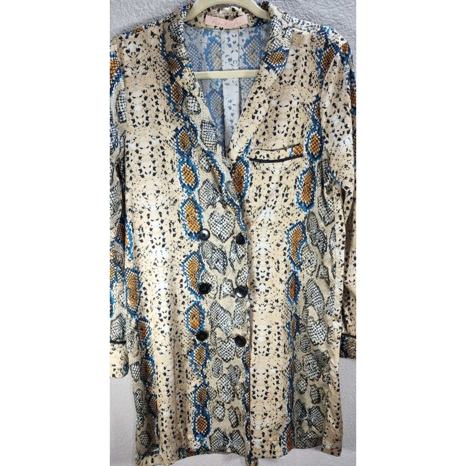 Doublet Hutch Snakeskin Print Double Breasted Long Satin Blouse Shirt Women S-M Beige & Black Tunic Satin Blouse Womens Men’s? Size S / US 4 / IT 40 - 3 Thumbnail