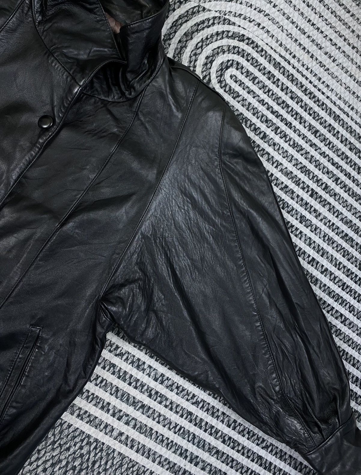 Vintage Vintage Spain Brand Full Leather Buttoned Jacket Size US M / EU 48-50 / 2 - 9 Thumbnail