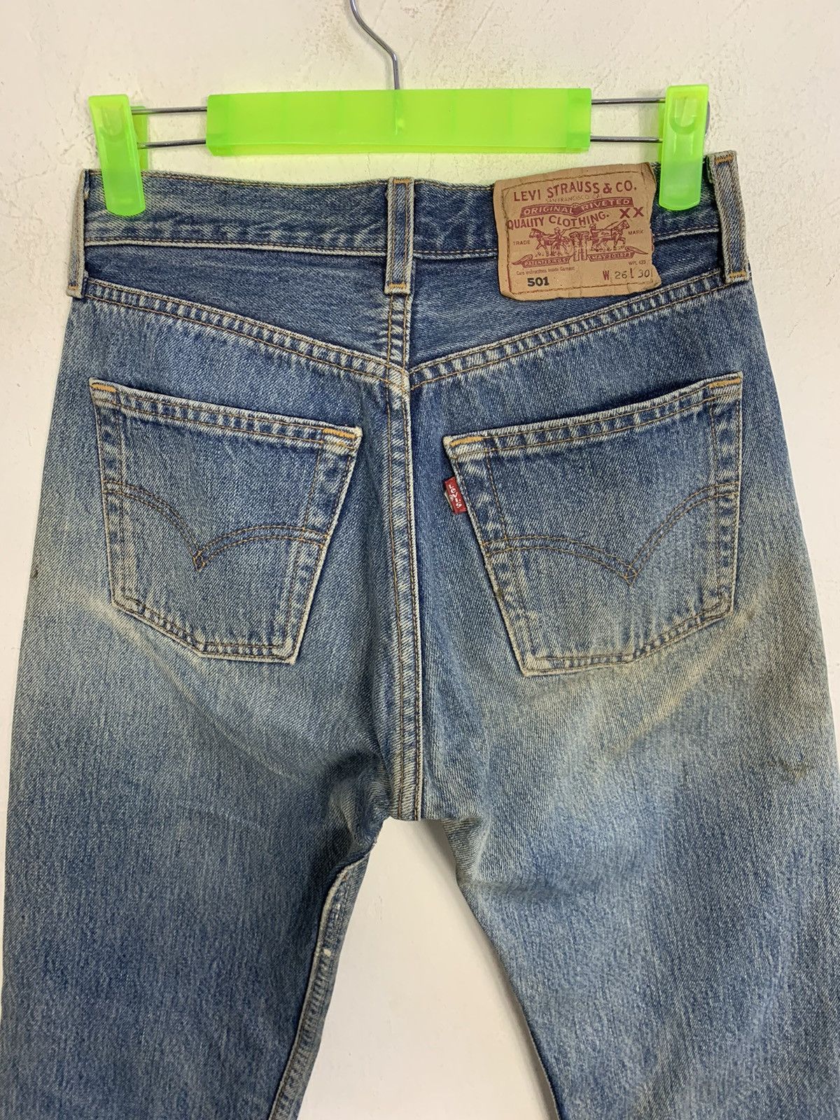 Levi's Vintage Clothing 90s Levi’s Strauss Lot 501 Buttonfly Denim Beauty Fade Size 26" / US 2 / IT 38 - 11 Thumbnail