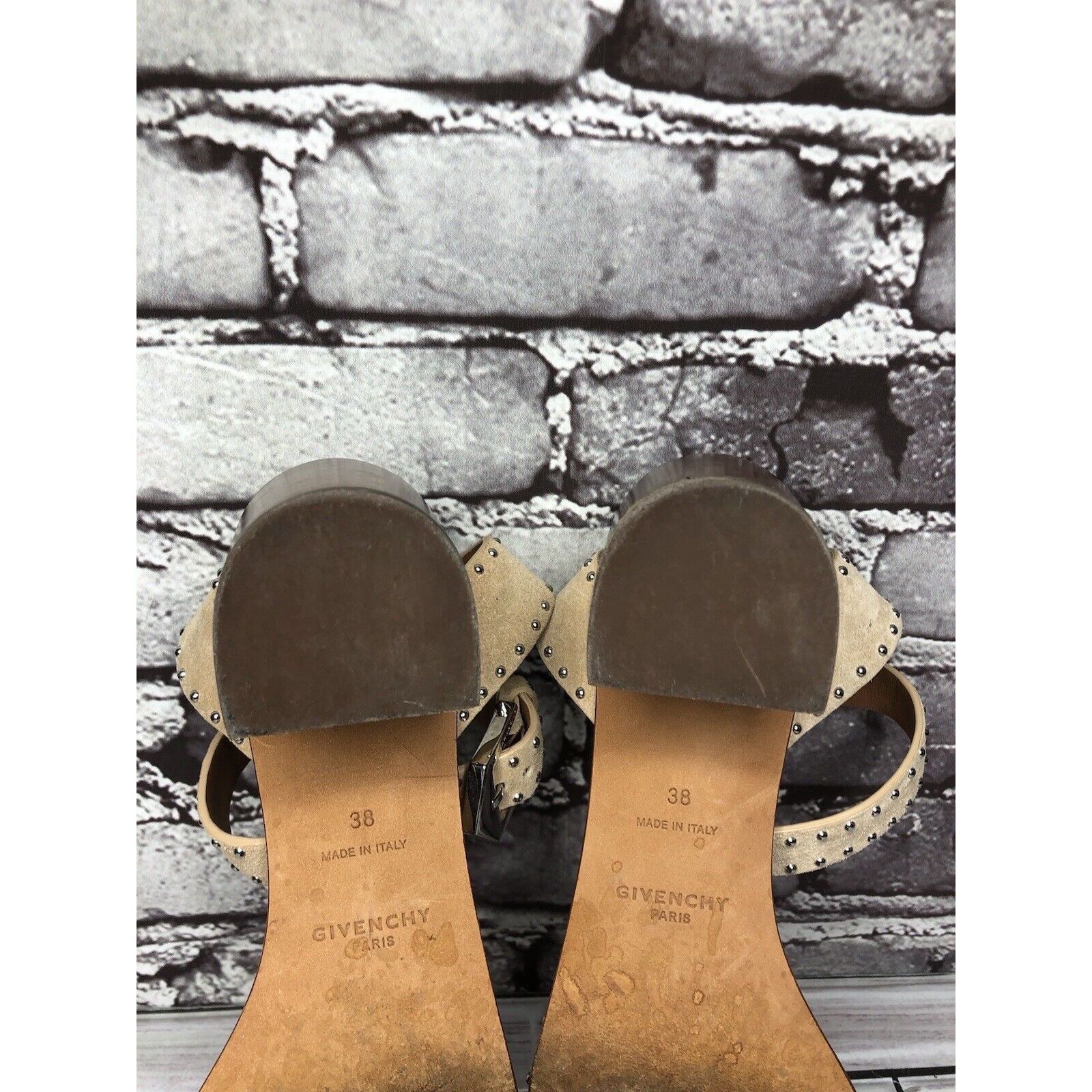 Givenchy Givenchy Beige Suede Leather Elegant Heel Studded Sandals Wo Size US 7.5 / IT 37.5 - 20 Thumbnail