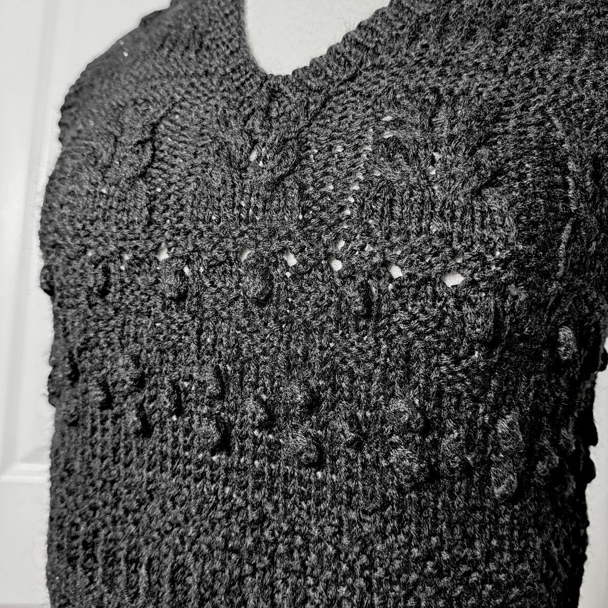 Esprit Vintage ESPRIT Wool Knit Sweater Vest – Black (S) Size US S / EU 44-46 / 1 - 6 Thumbnail
