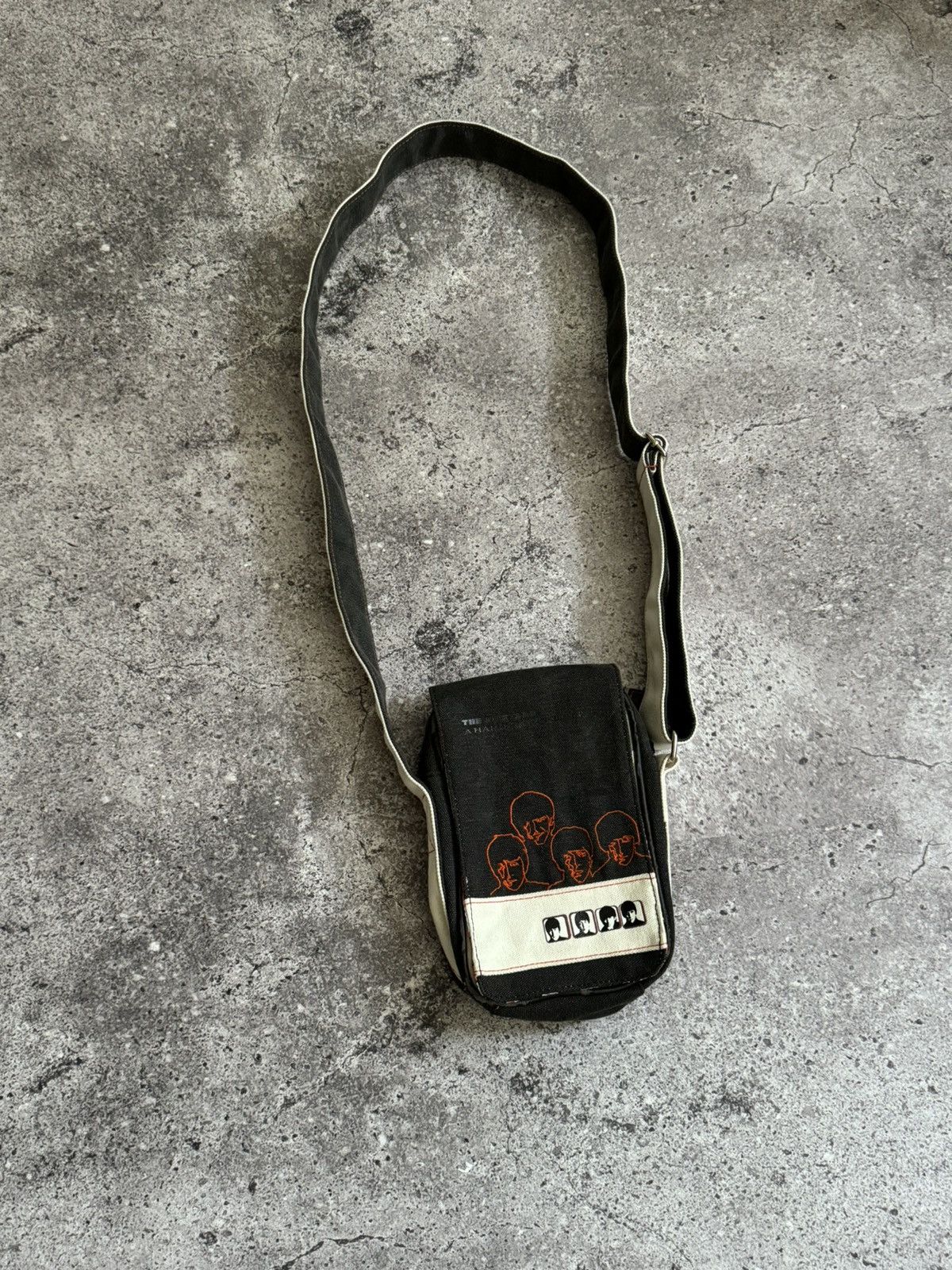 Vintage Vintage The Beatles Y2K crossbody bag Size ONE SIZE - 2 Thumbnail