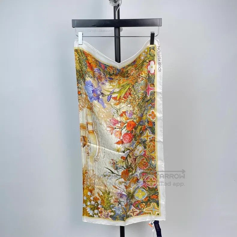 Louis Vuitton Louis Vuitton Mediterranean-scented silk square scarf Size ONE SIZE - 1 Thumbnail
