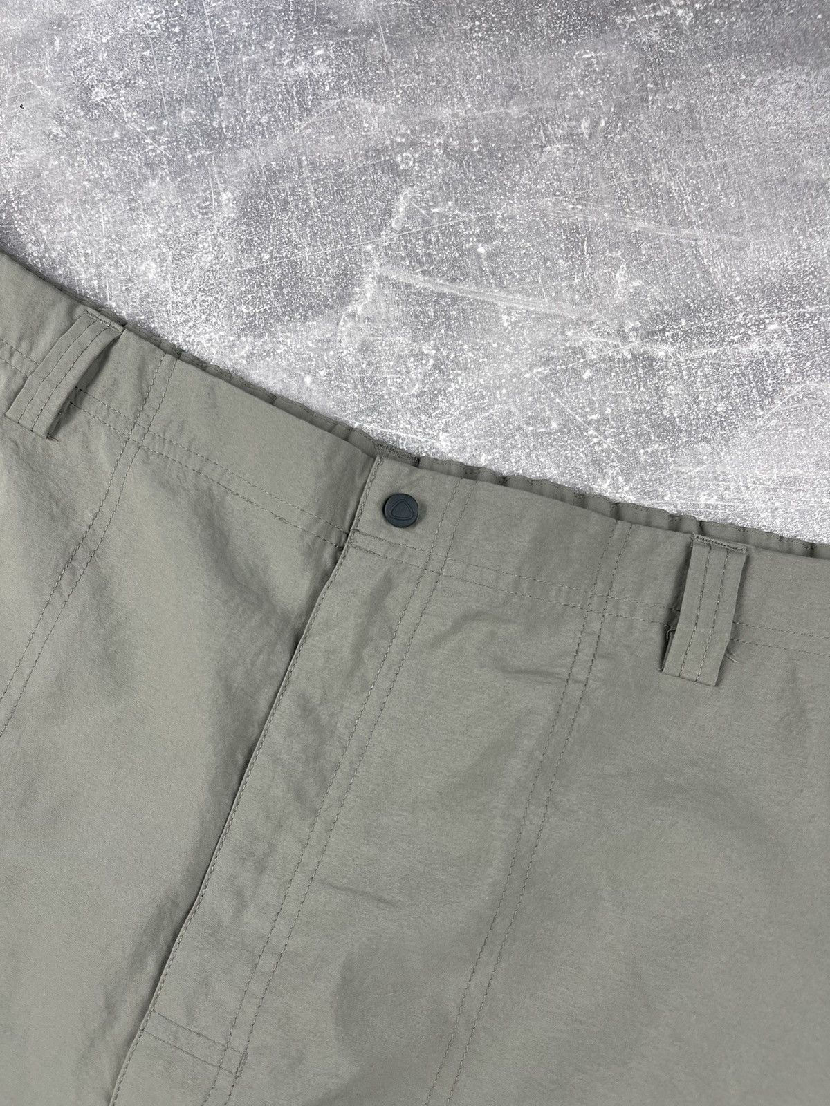 Nike ACG Nike ACG Outdoor Khaki Polyester Cargo Shorts Gorpcore Size US 38 / EU 54 - 4 Thumbnail