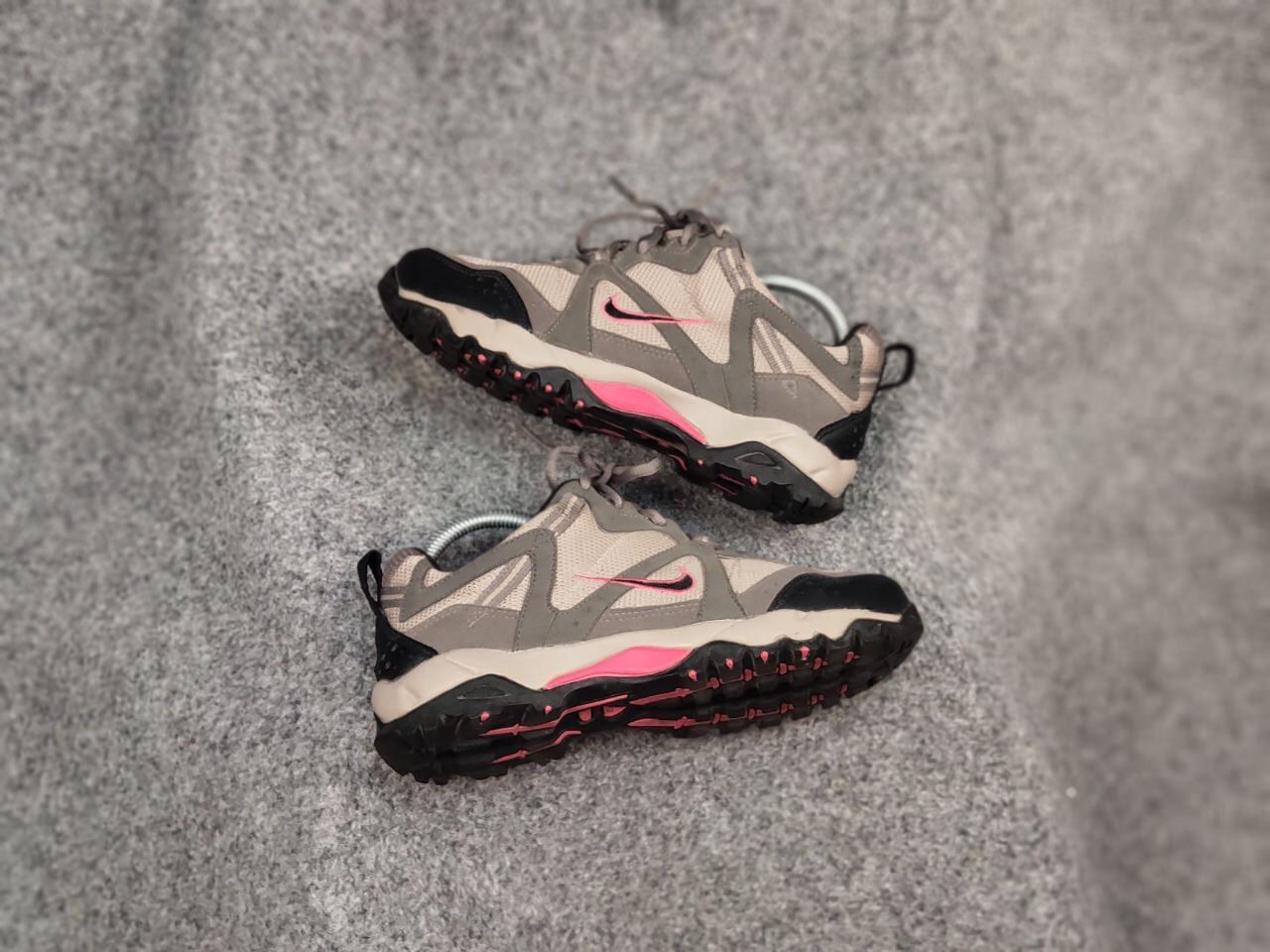 Nike ACG Vintage Nike ACG All-Trac Hiking Women's Sneaker Size US 7 / IT 37 - 18 Thumbnail