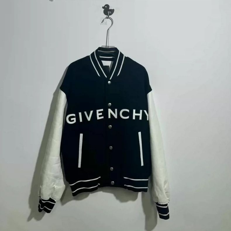 Givenchy Givenchy Size 54Classic Black and White Logo Printed Leathe Size US XL / EU 56 / 4 - 1 Thumbnail