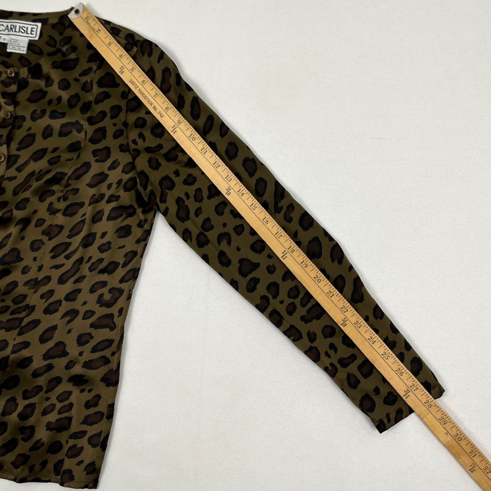 Vintage VINTAGE Carlisle Blouse Women Size 8 Silk Brown Leopard Animal Print Crew Neck Button Casual Workwear Womens Size M / US 6-8 / IT 42-44 - 5 Thumbnail
