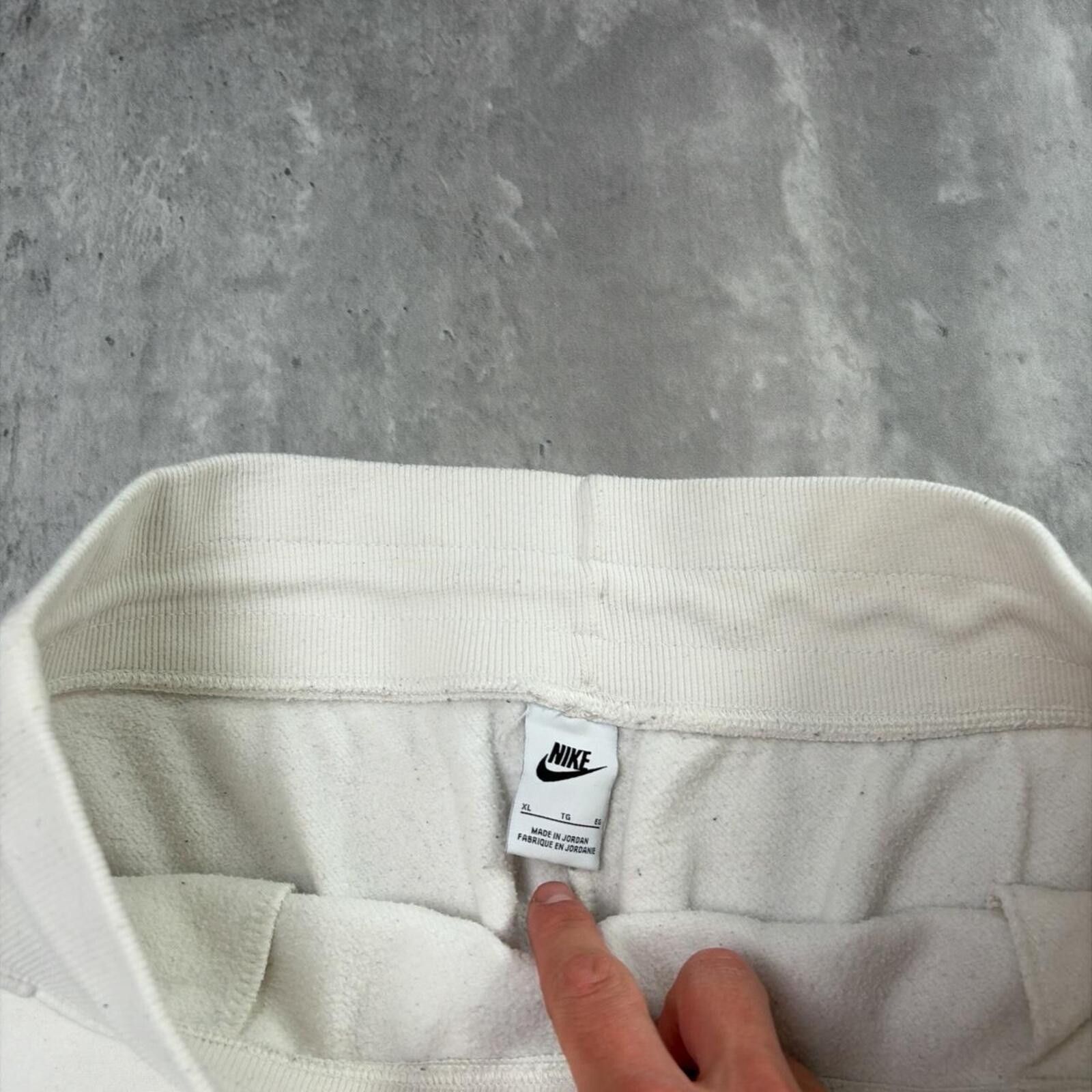 Nike Y2K White Nike Swoosh Grunge Baggy Skater Sweatpants Size 40" / US 18 - 5 Thumbnail