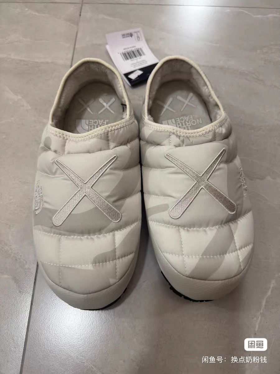 Kaws × The North Face KAWS x THE NORTH FACE Thermoball Traction shoes sneaker s Size US 9 / EU 42 - 2 Thumbnail