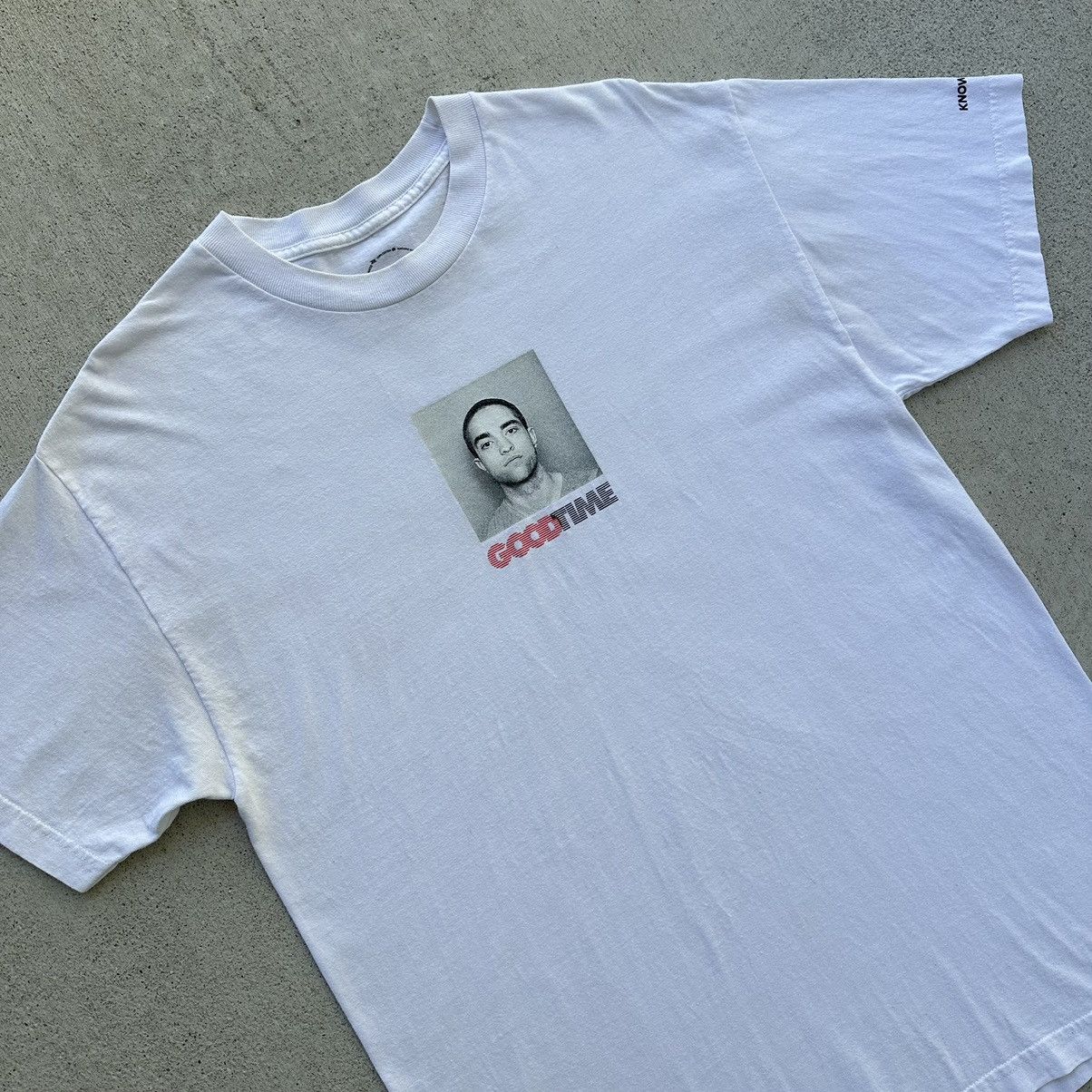 A24 × Know Wave A24 Good Time Movie x Know Wave Robert Pattinson Mugshot Tee Size US L / EU 52-54 / 3 - 4 Thumbnail