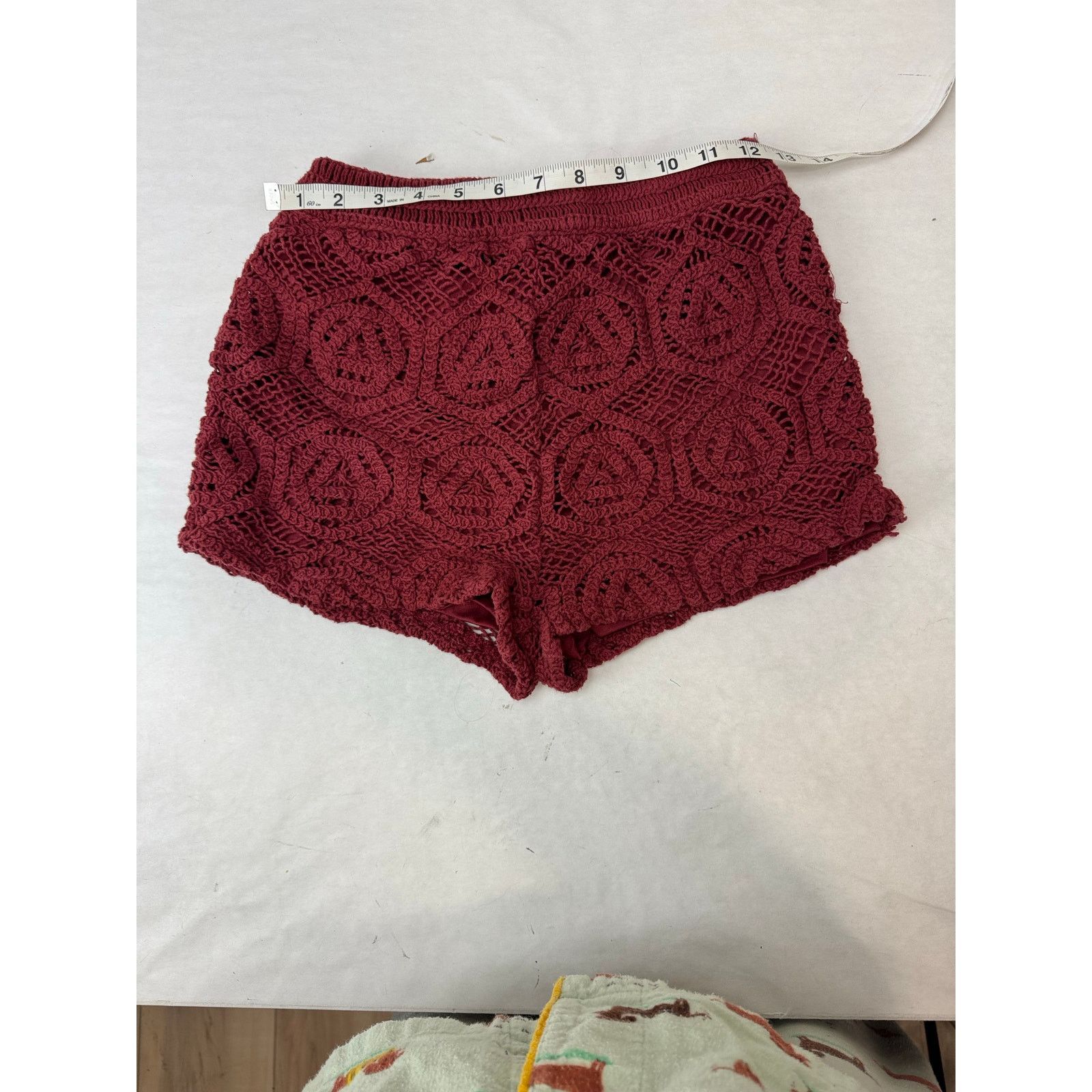 Zara Zara Crochet Shorts Burgundy Red Hot Pants - Size Medium Size 25" / US 0 / IT 36 - 3 Thumbnail