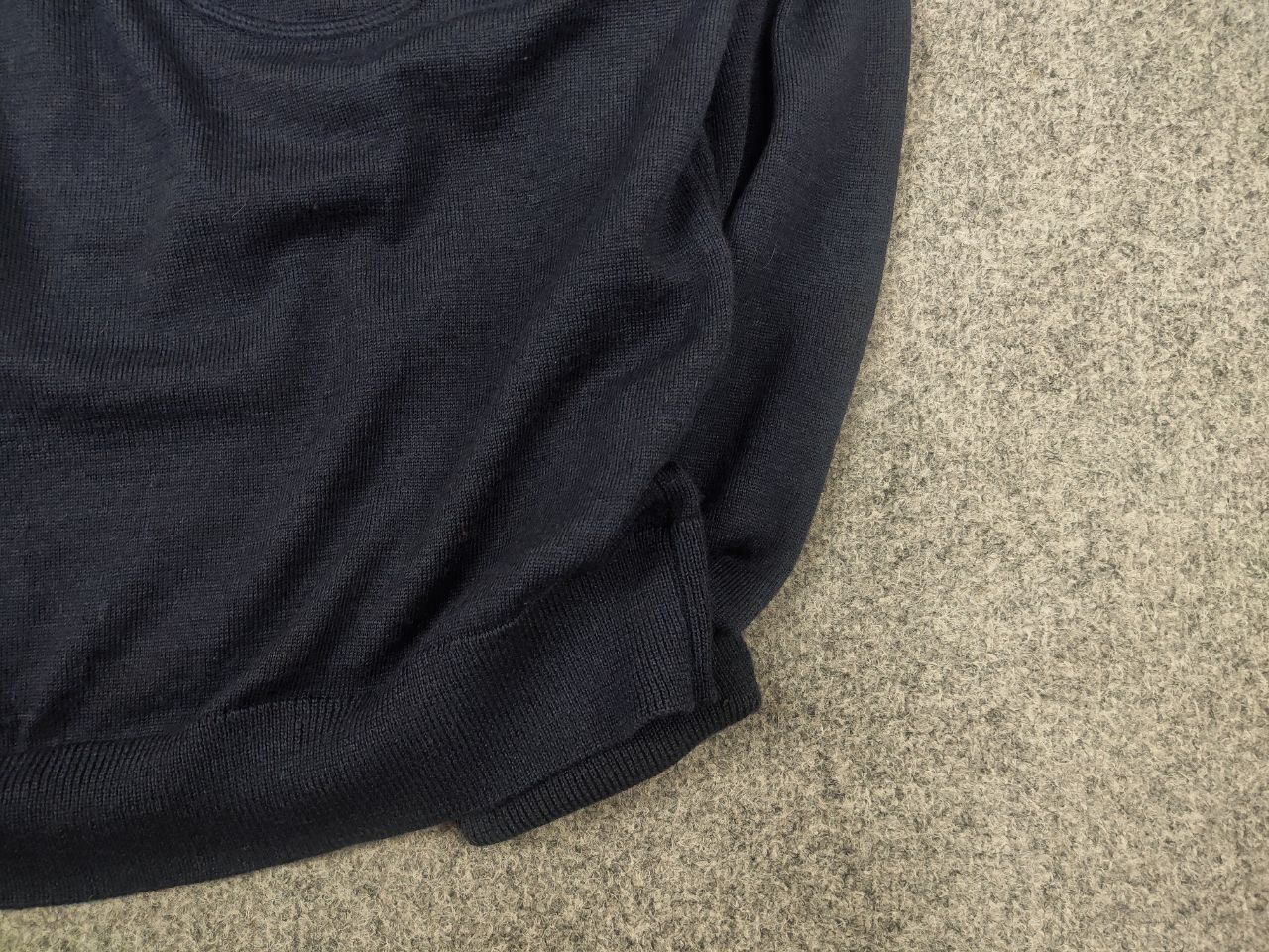 Other Country Of Origin Design merino wool Mynymalistic sweater Size US L / EU 52-54 / 3 - 7 Thumbnail