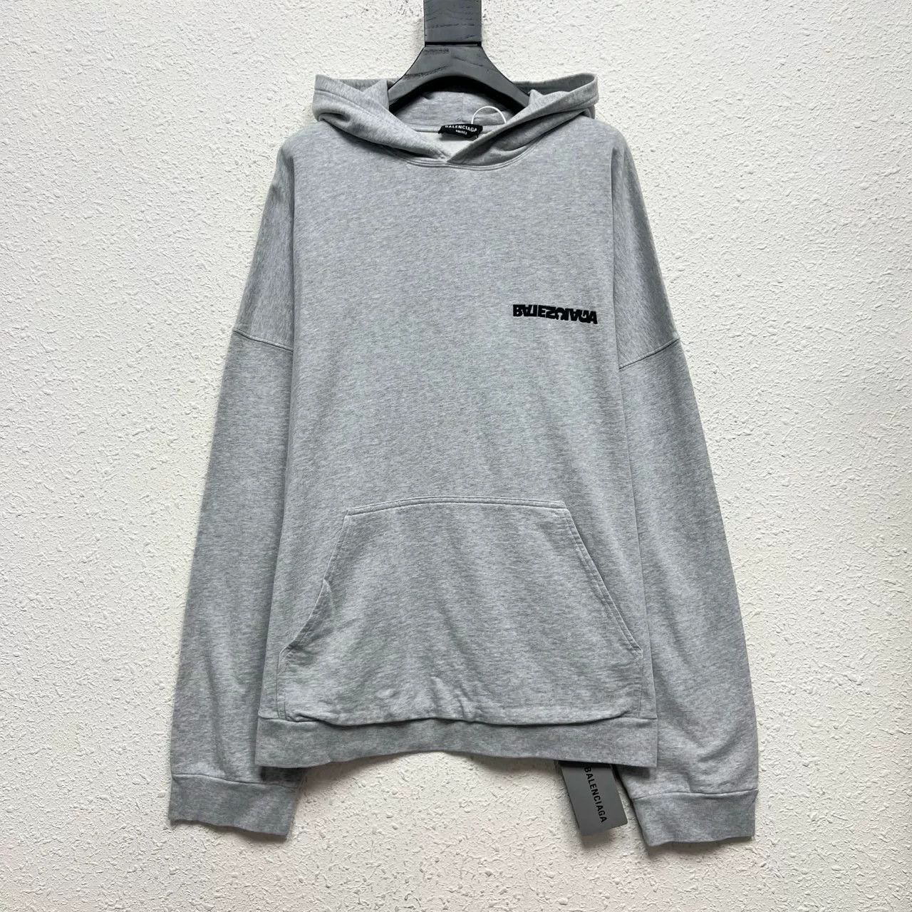 Balenciaga balenciaga inverted logo embroidered hoodie Size US M / EU 48-50 / 2 - 1 Thumbnail