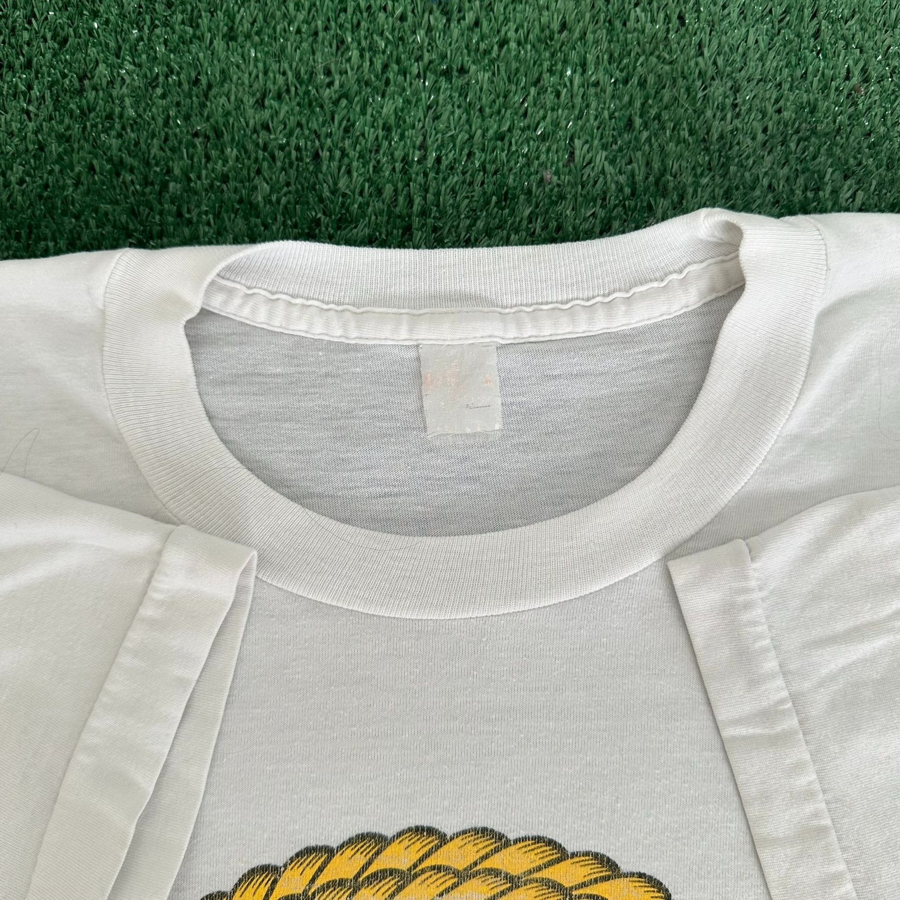 Vintage Vintage 80s Ecuador T-Shirt Nautical Parrot Tourist T-Shirt Size US L / EU 52-54 / 3 - 3 Thumbnail