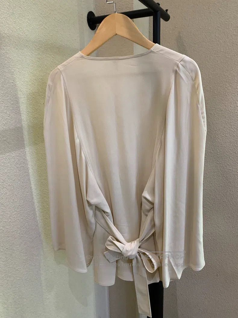 Hermes Hermes White Top with Tie Design, Decorated with Braided R Size XS / US 0-2 / IT 36-38 - 2 Thumbnail
