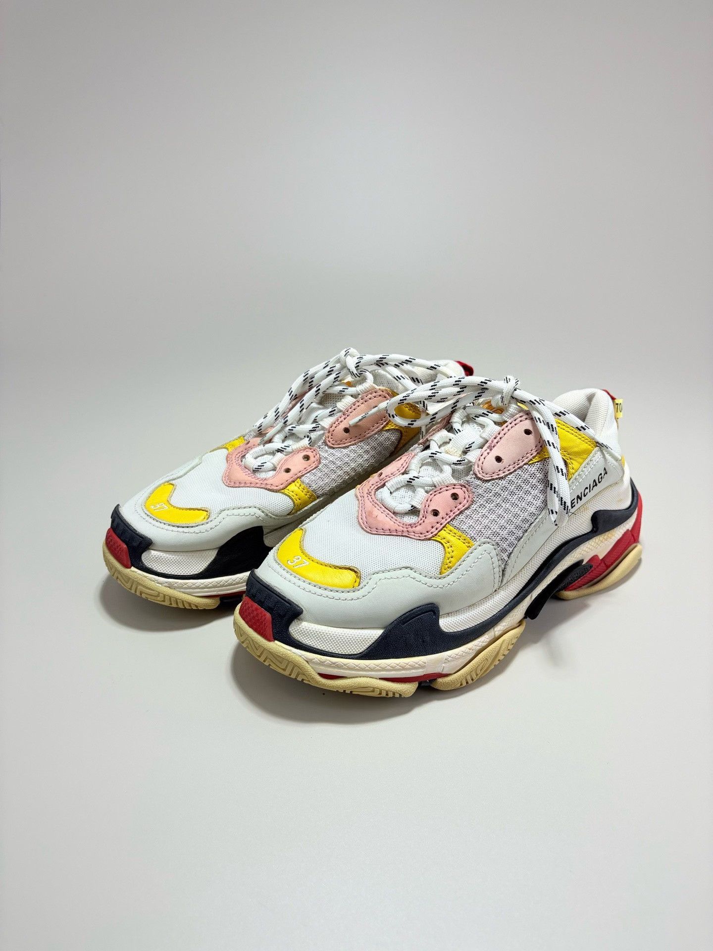 Balenciaga Balenciaga Triple S Sneakers Size US 6 / IT 36 - 1 Thumbnail