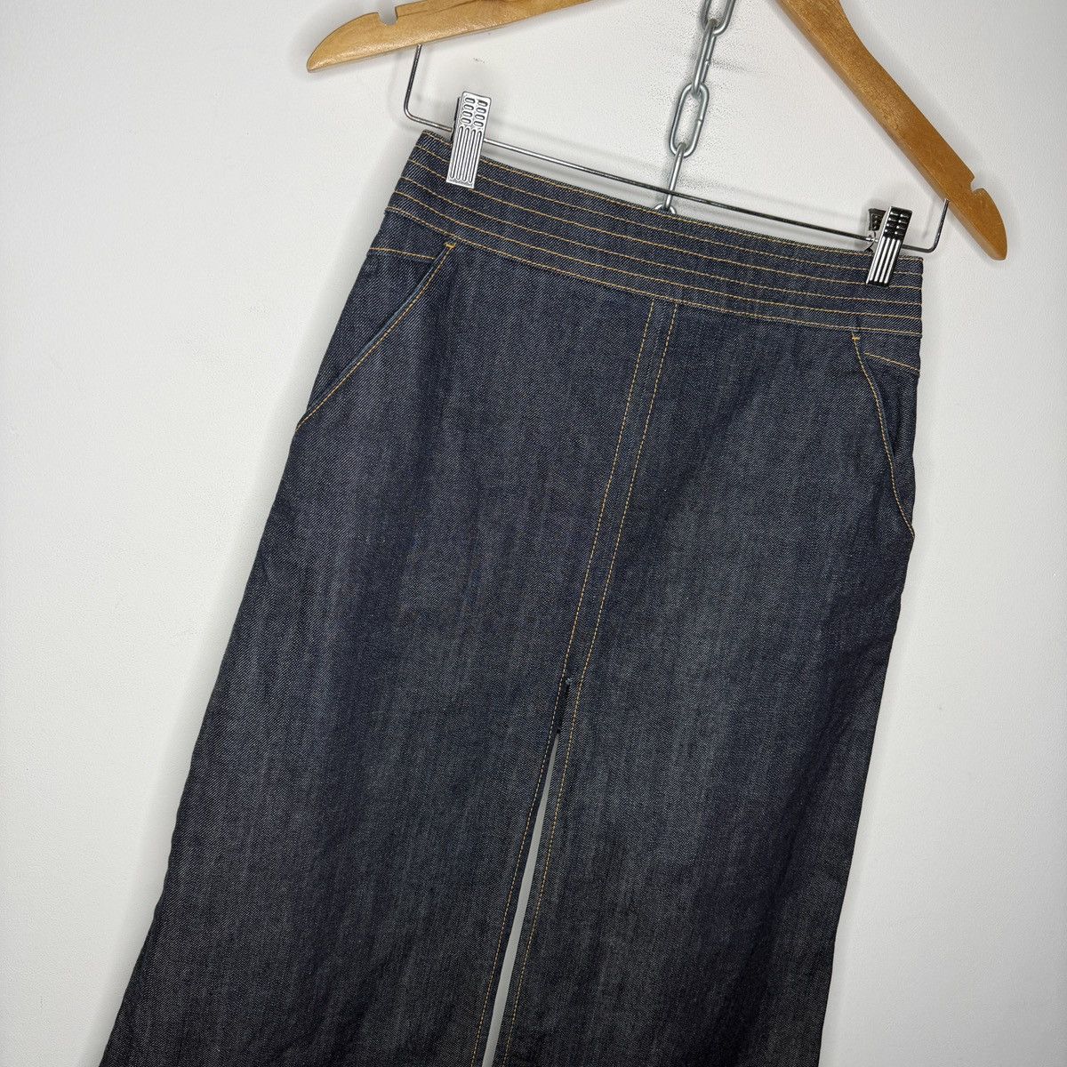 Louis Vuitton Louis Vuitton Navy Denim Skirt Size 26" / US 2 / IT 38 - 3 Thumbnail