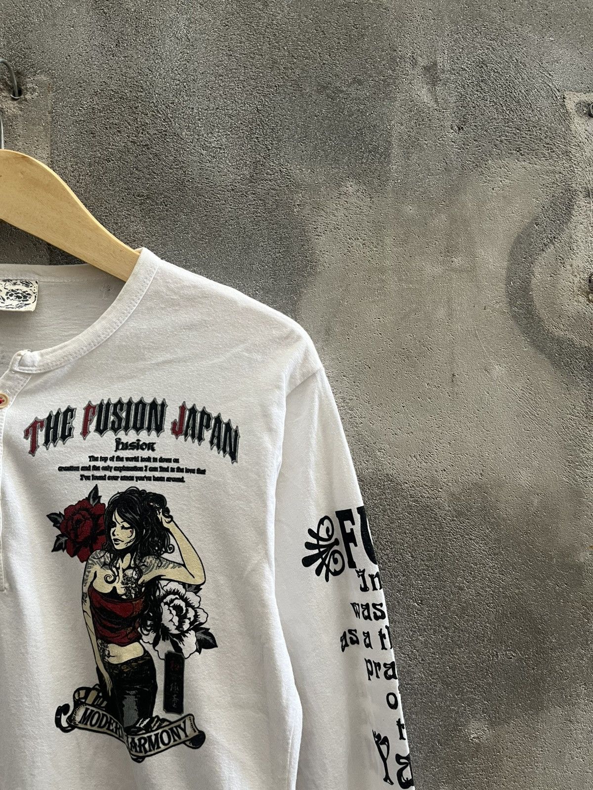 If Six Was Nine The Fusion JapanHenley Long Sleeve Graphic Tee – Y2K Vintage Size US L / EU 52-54 / 3 - 4 Thumbnail